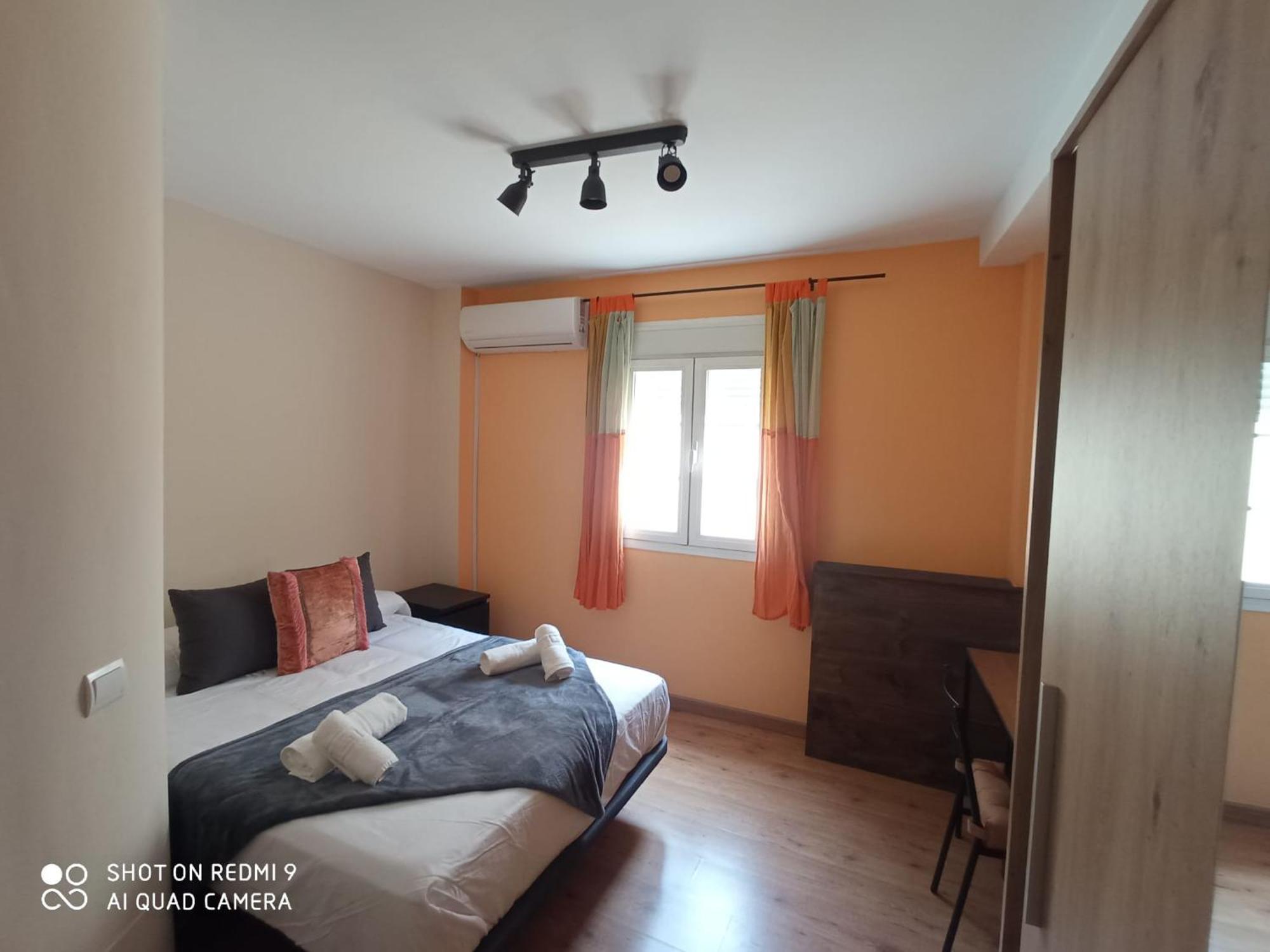 Duplex En Centro De Malaga, Calle Nuno Gomez Apartamento *