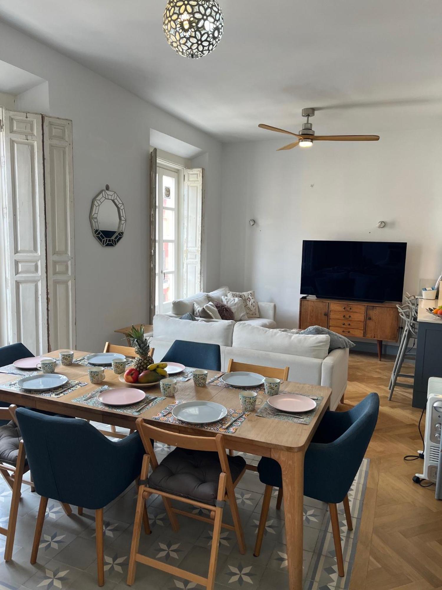 -malagasunapts- Luxury Historicalcentre Apartamento *