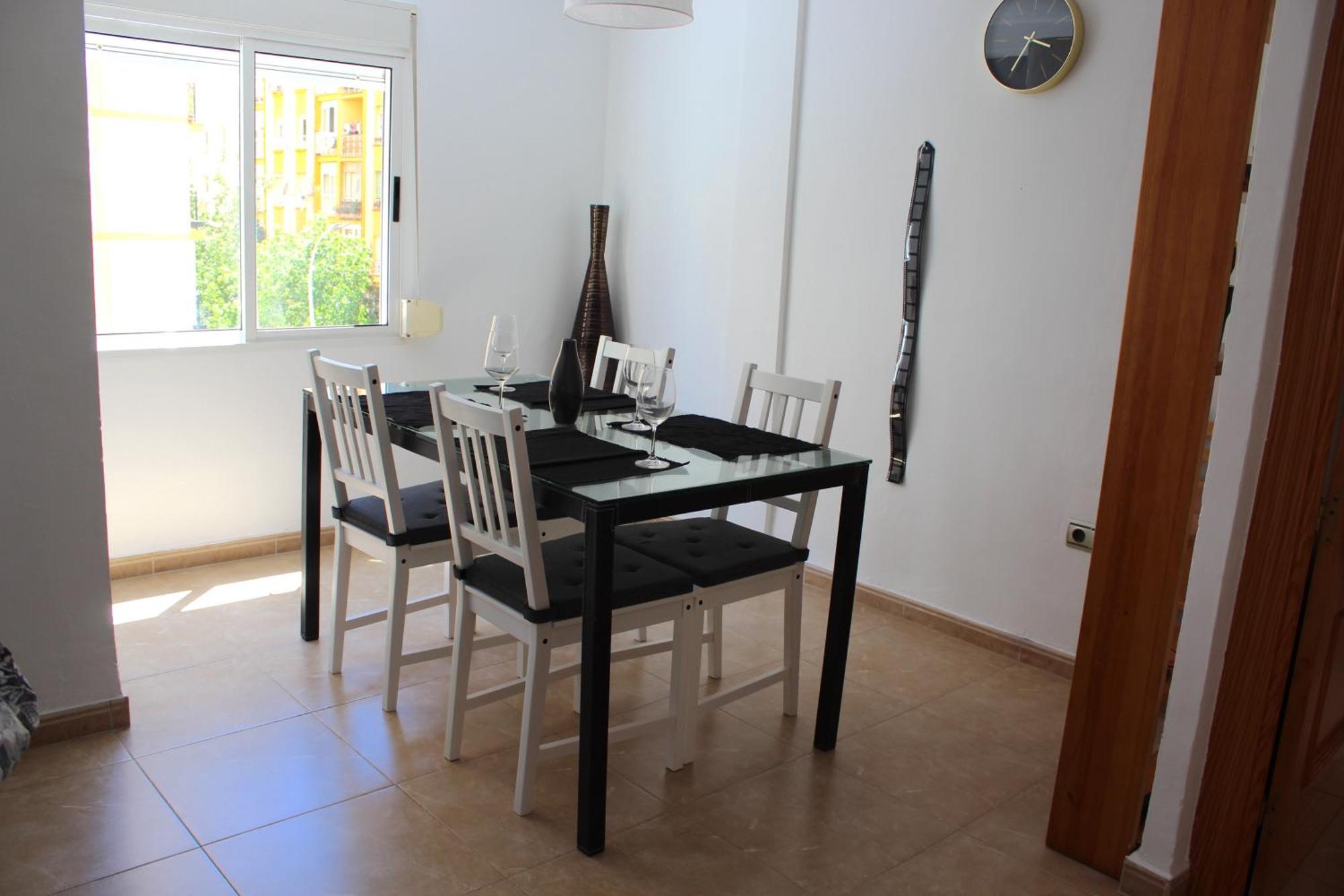 Sol Y Centro Balcon Apartment *