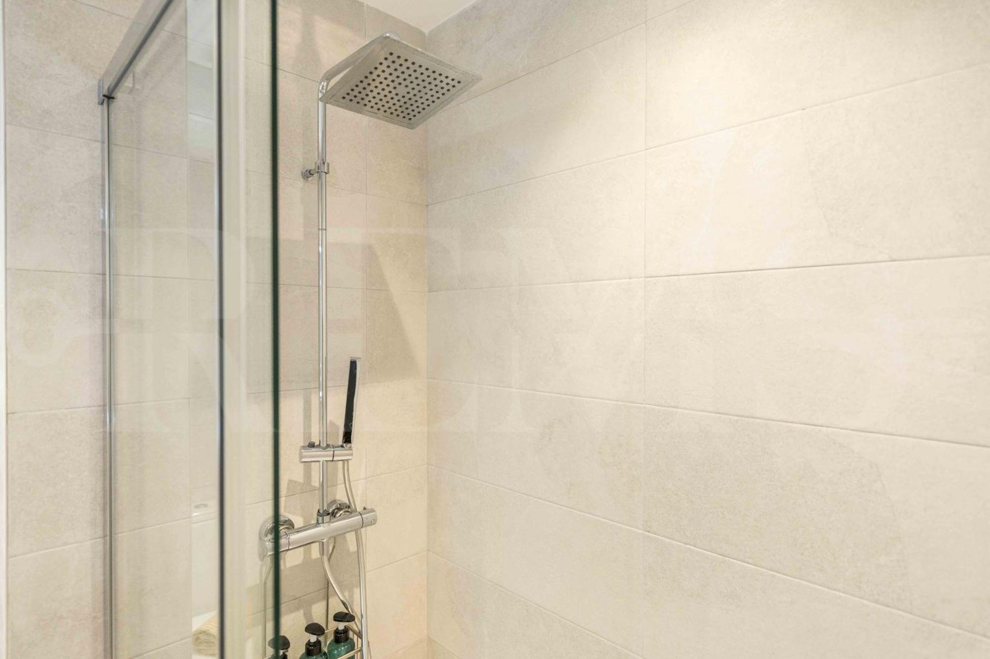 Spacious 3 Bedroom By Rems Apartamento *