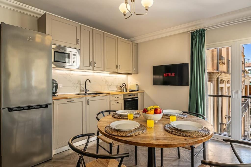 Historic Center Chic Gem With Balcony