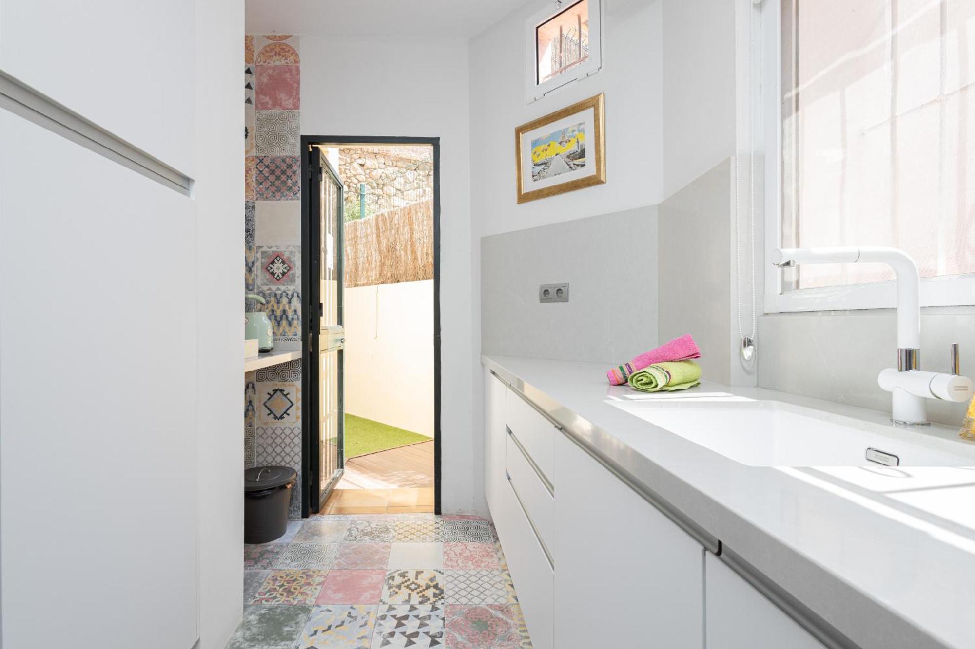 Apartamento C66 Lovely 2 Bdr With Terrace Close To The Málaga