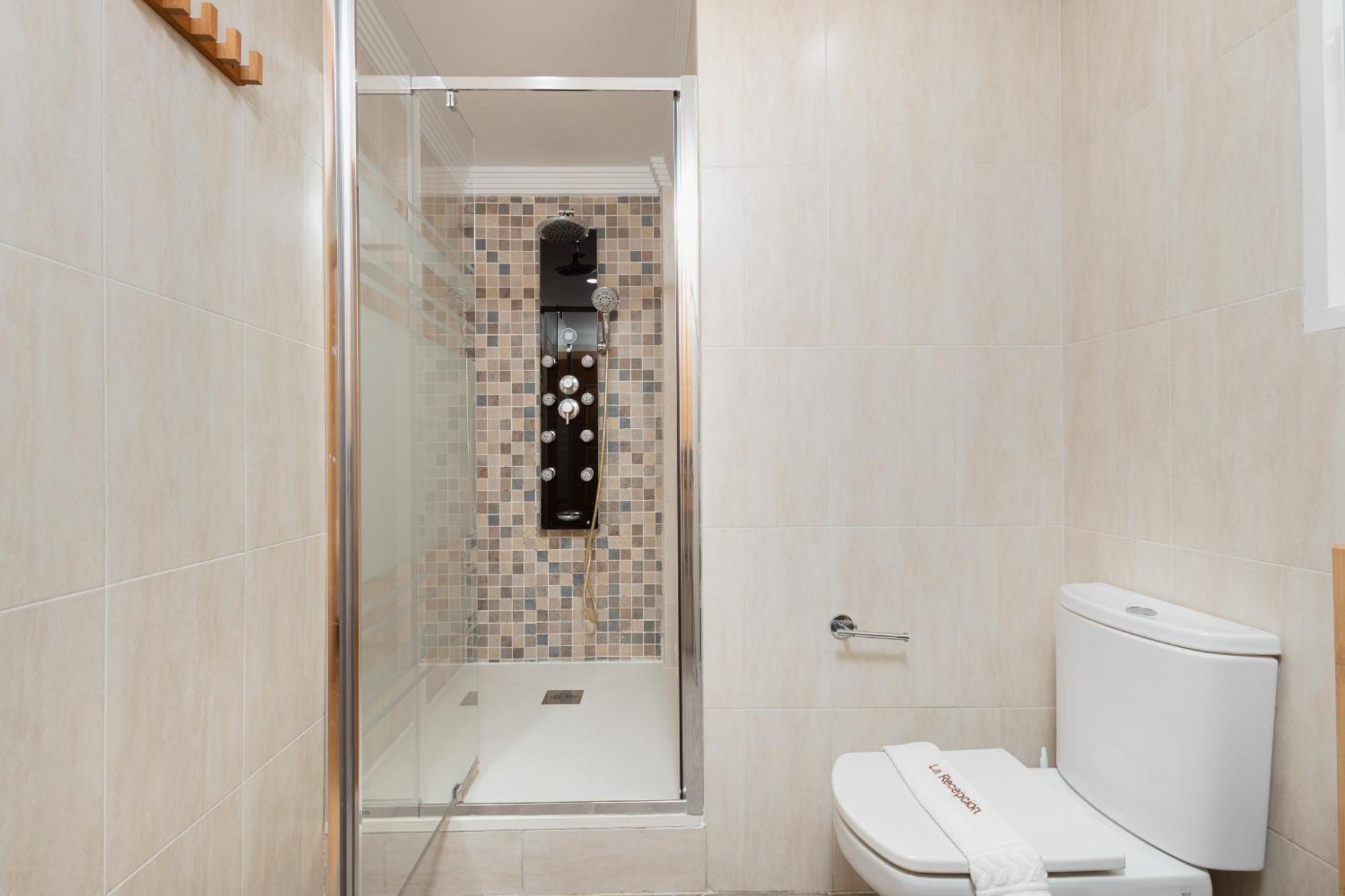 Apartamento C66 Lovely 2 Bdr With Terrace Close To The