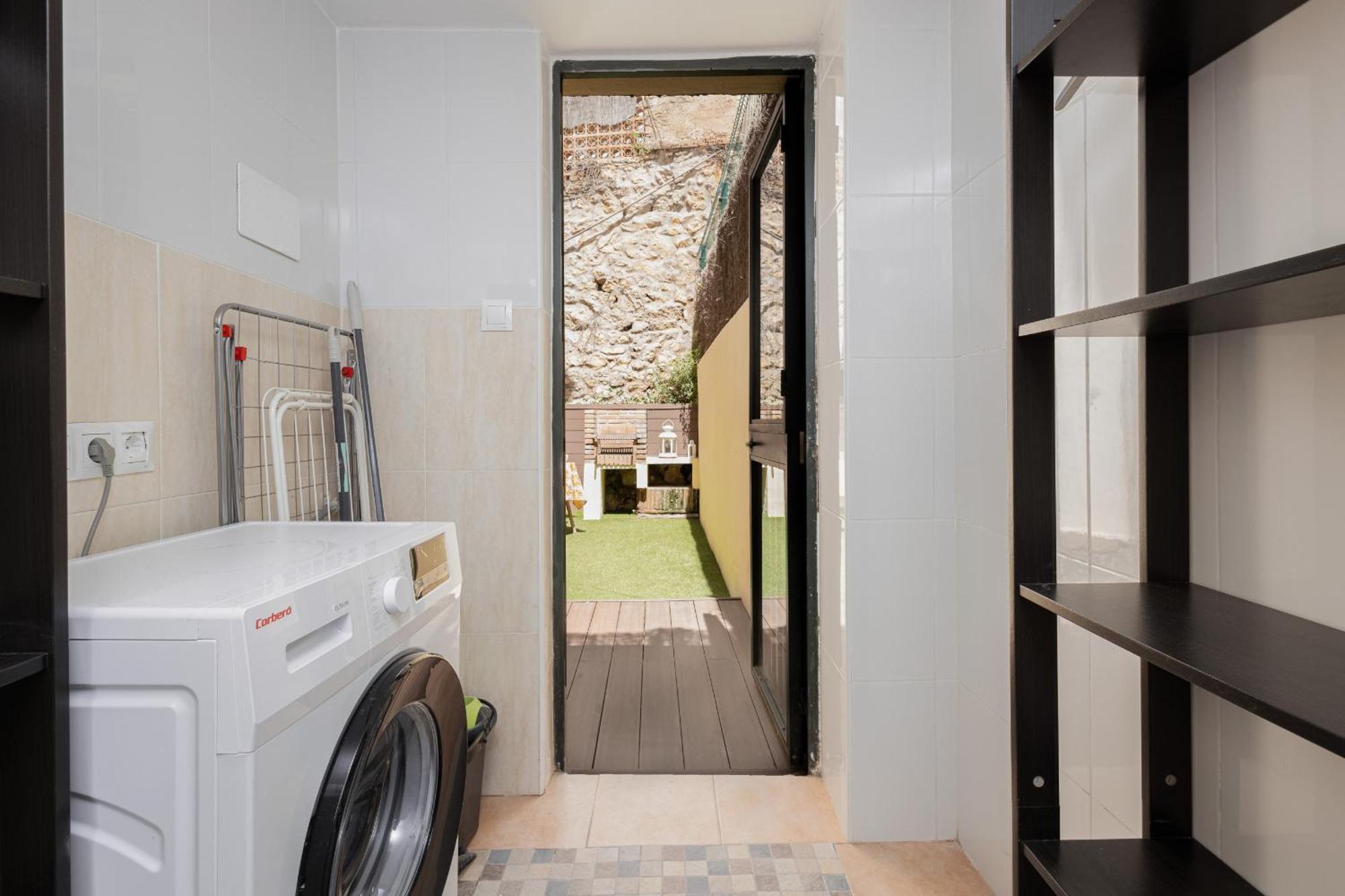 C66 Lovely 2 Bdr With Terrace Close To The