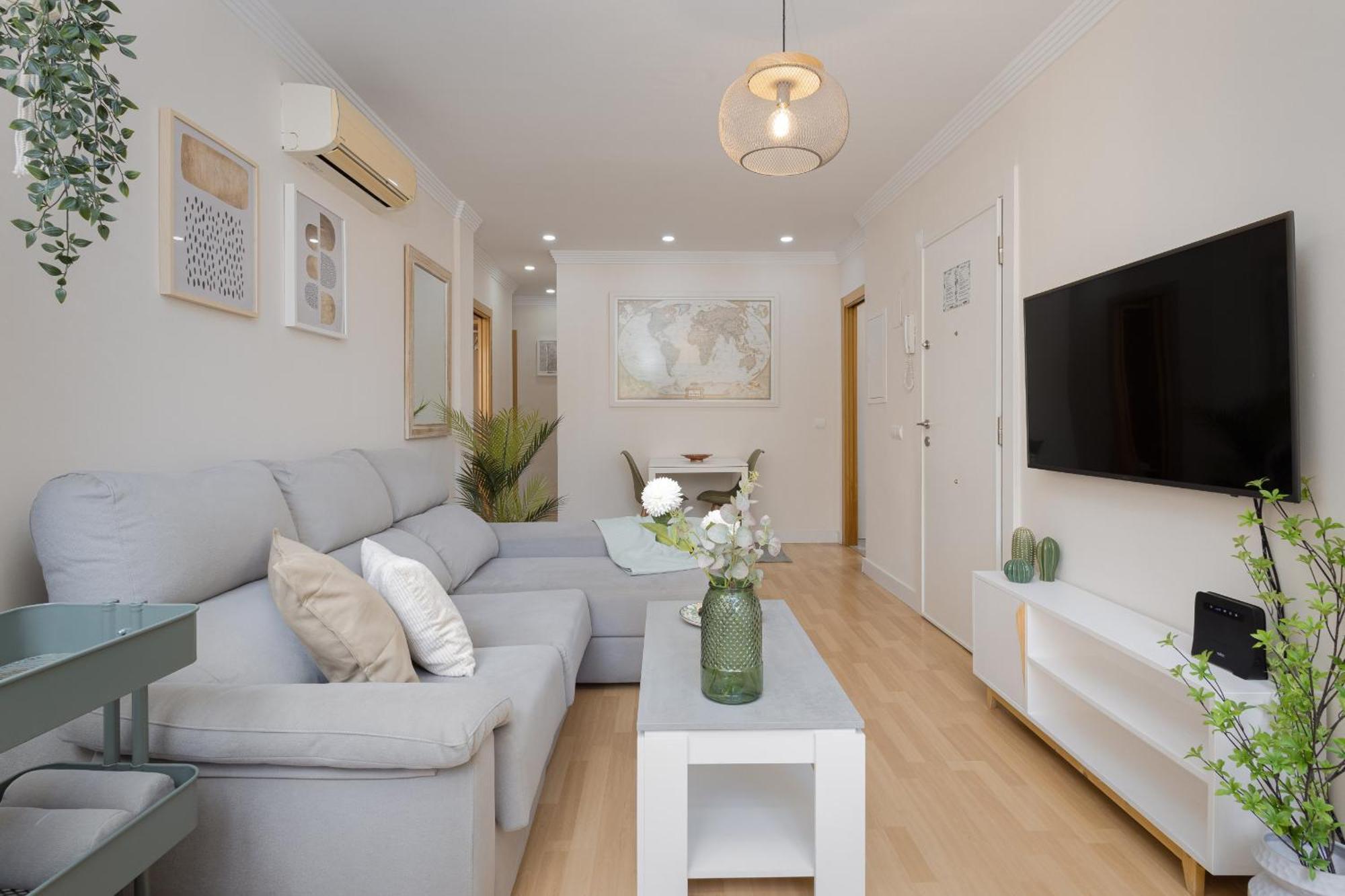 Apartamento C66 Lovely 2 Bdr With Terrace Close To The Málaga