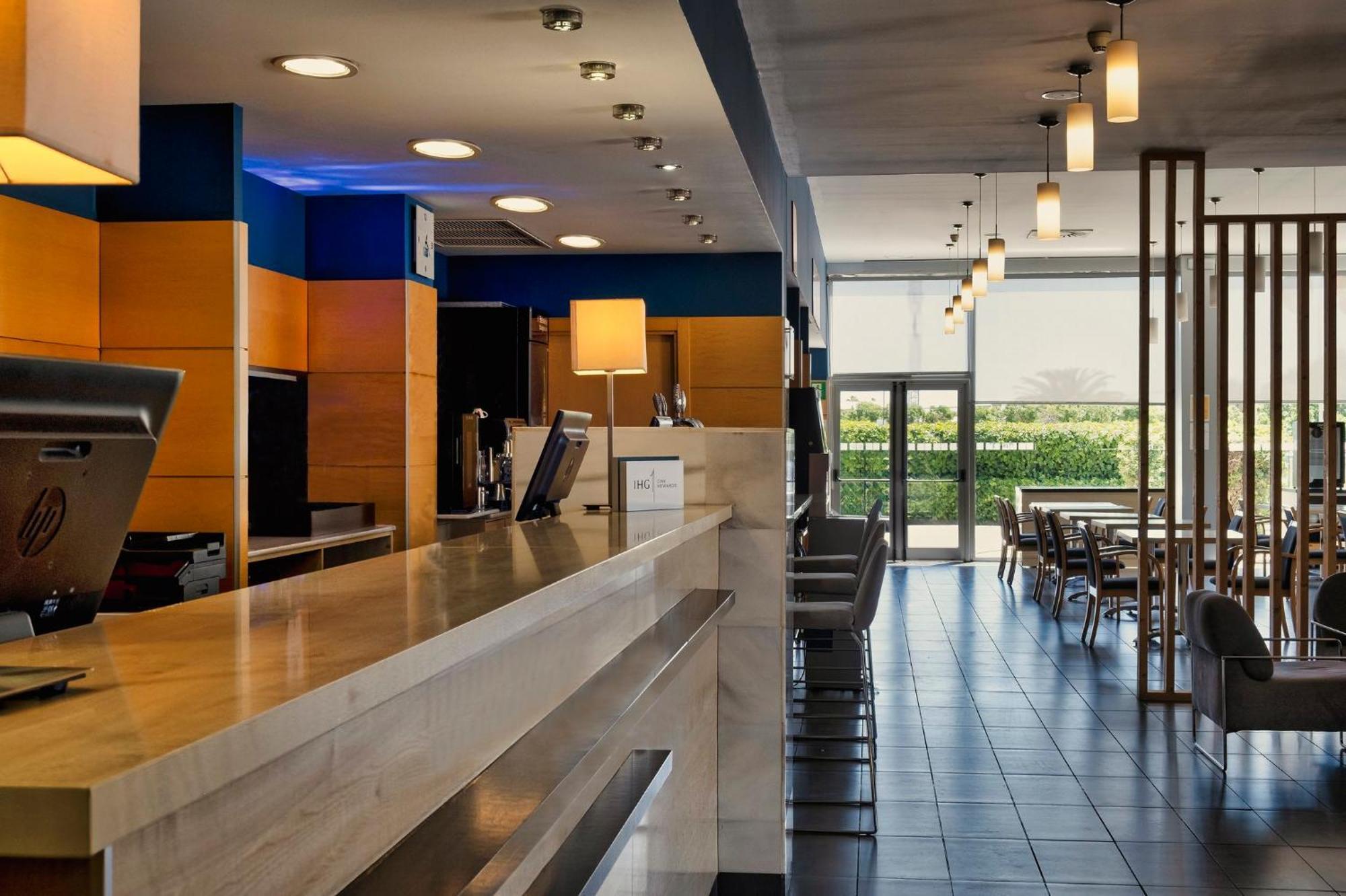 Hotel Express Airport, An Ihg Málaga
