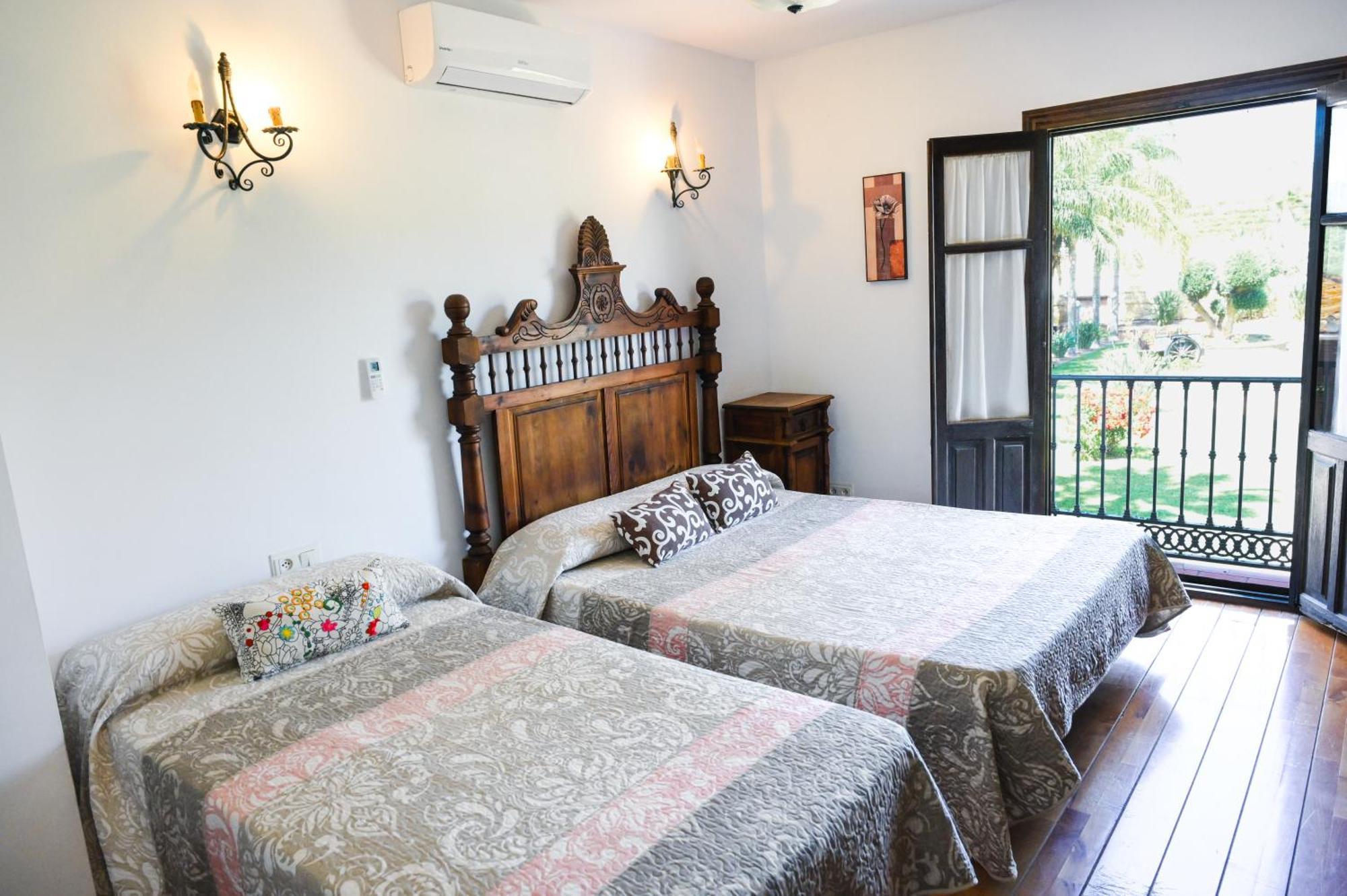 Сasa de vacaciones Amplia Con Precioso Jardin Cerca De Capital. Málaga