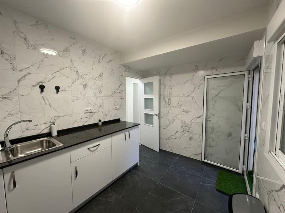Apartamento Cosy In 10' From The Beach - Rene *