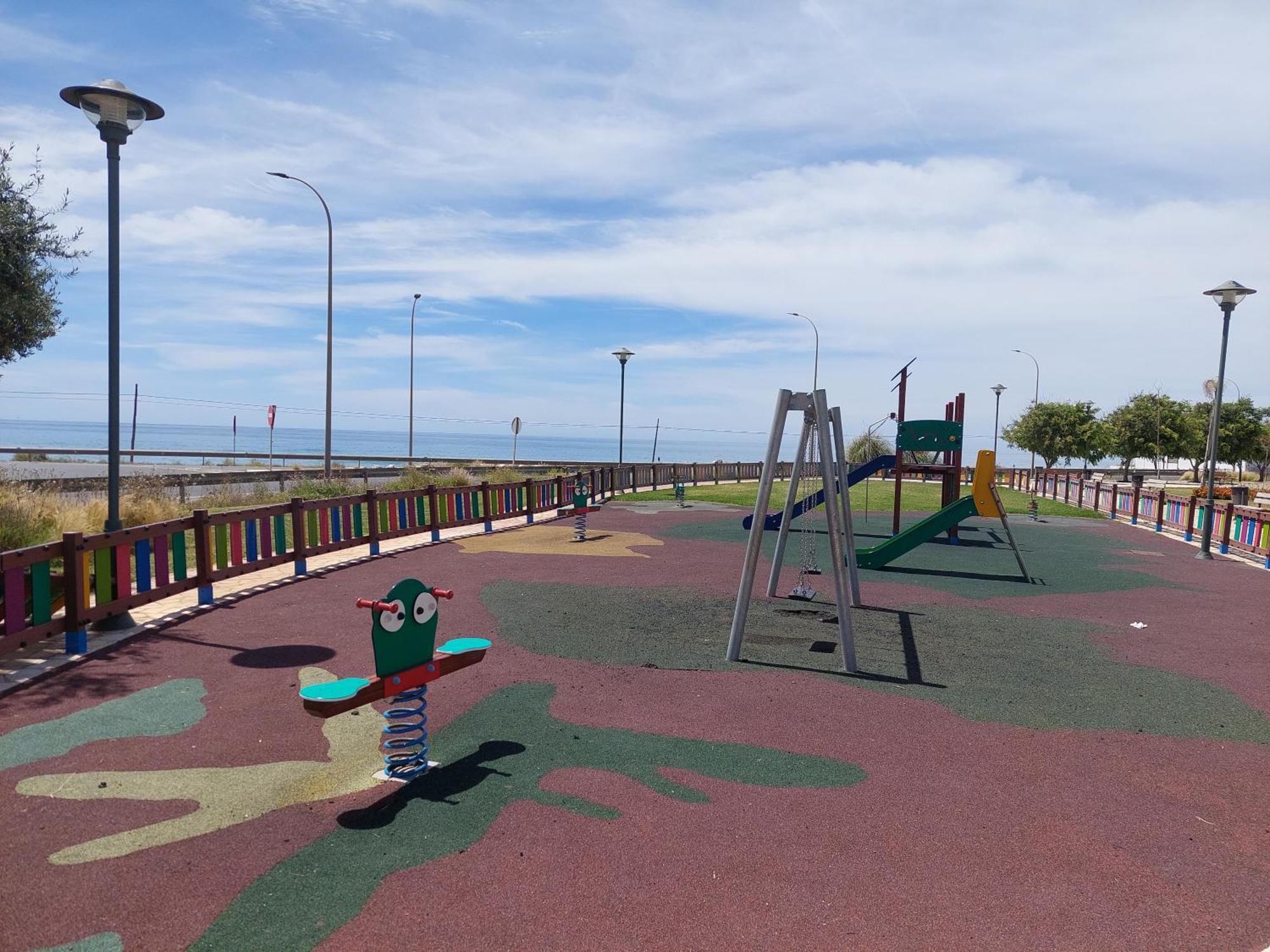 Apartamento Bajo Con Jardin En Primera Linea De Playa