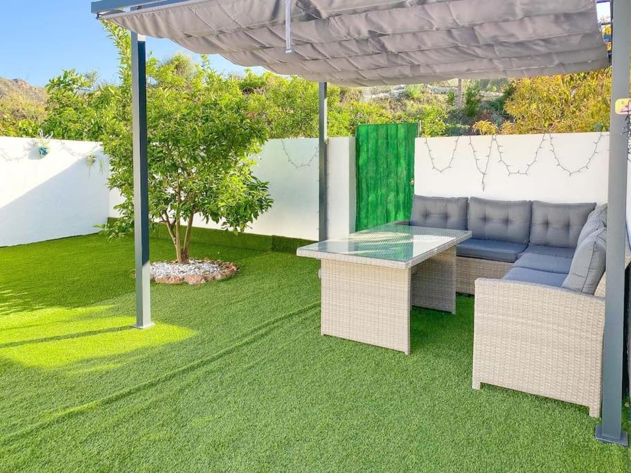 Cozy In Nerja , Malaga. Private Pool. Wifi Сasa de vacaciones