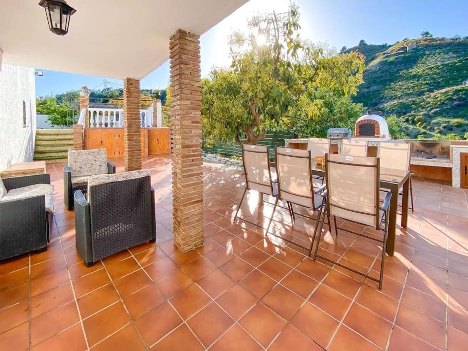 Cozy In Nerja , Malaga. Private Pool. Wifi Сasa de vacaciones *