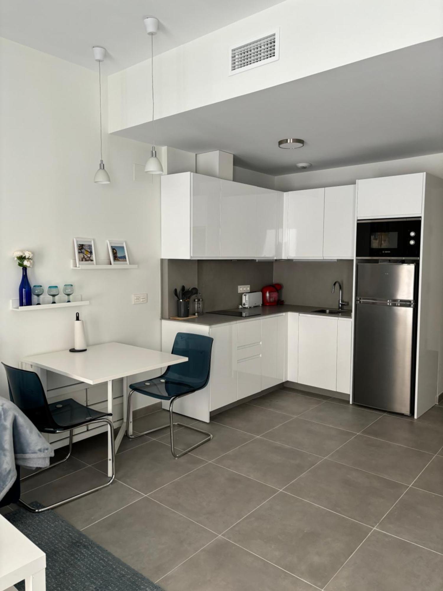 Apartment Centric With Rooftop *