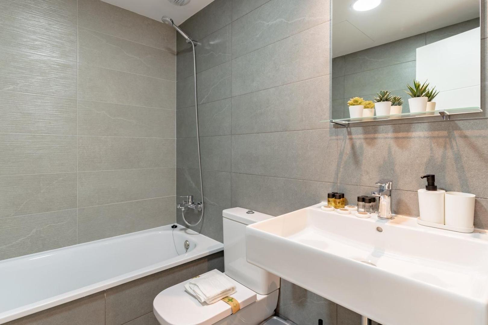 Guestready - Sunny Seaside Escape In Málaga