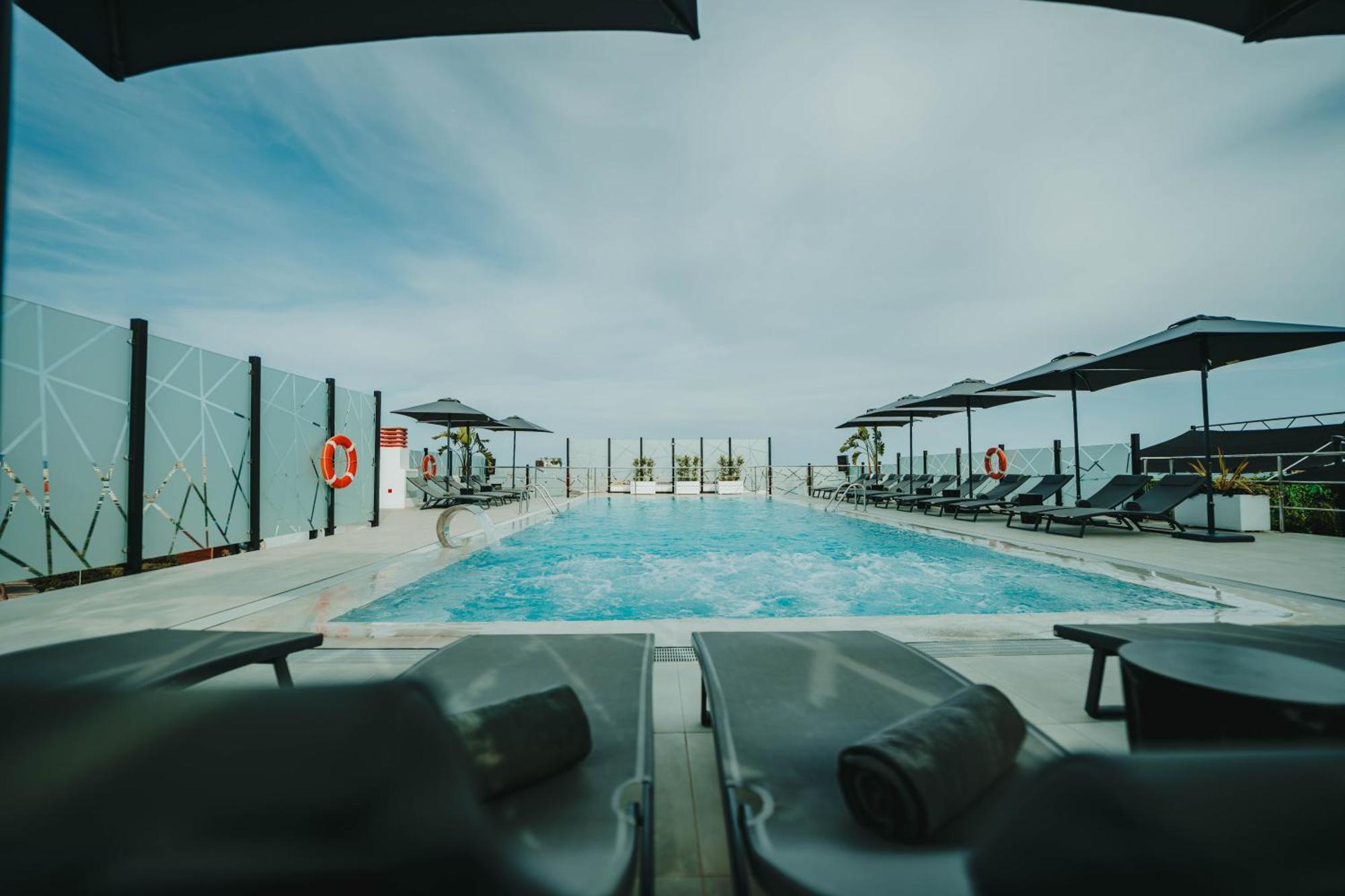 Hotel Nostrum Airport 3*