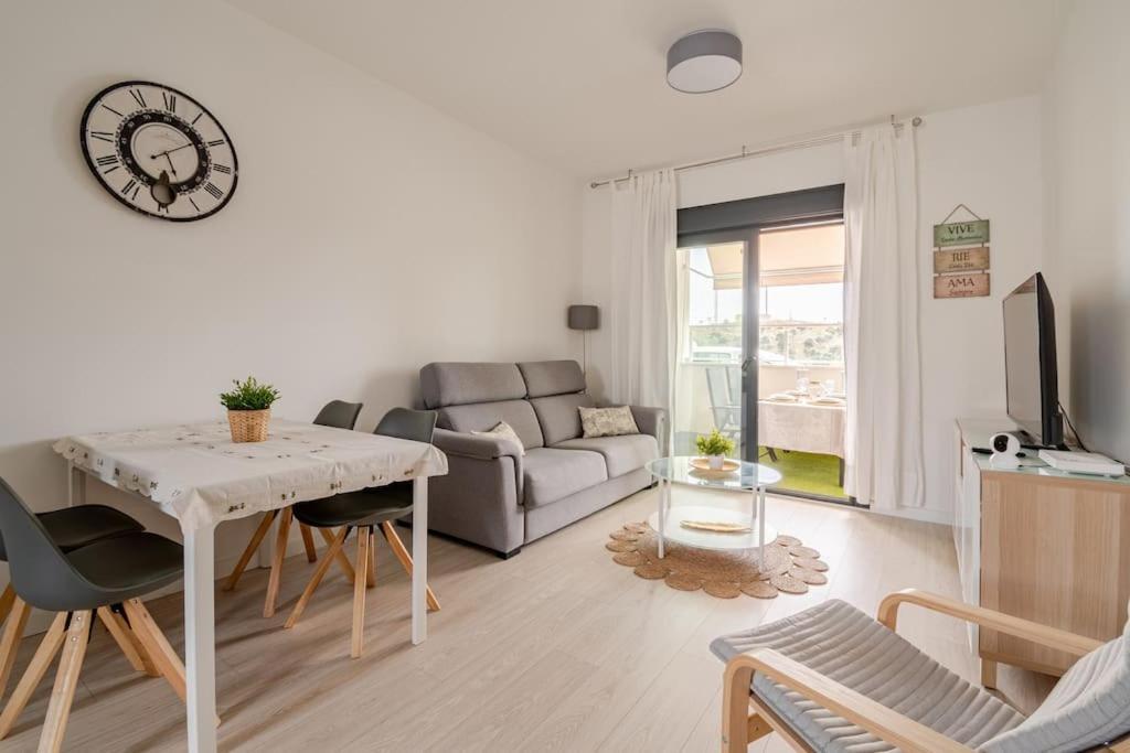 Apartamento Nuevo, Disfruta Del Silencio, Familias Con Ninos, Aire Acondicionado, 2 Banos , Playa Benajarafe