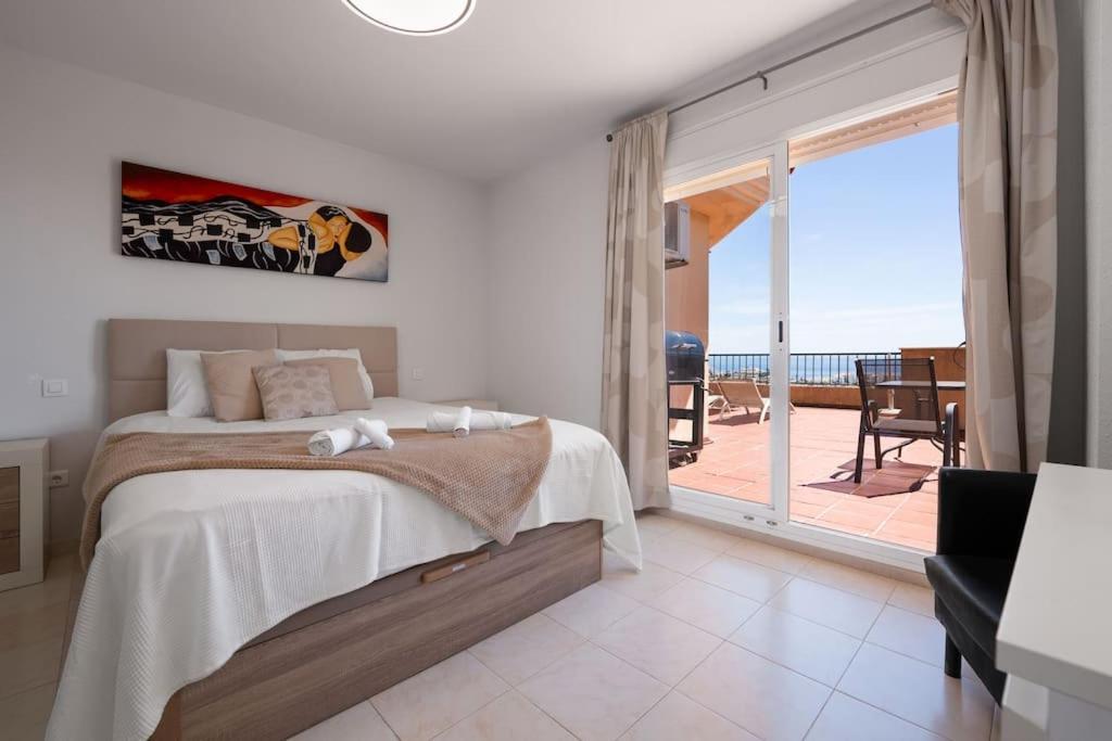 Apartment Penthouse Seaview - 3bed & 2bath *
