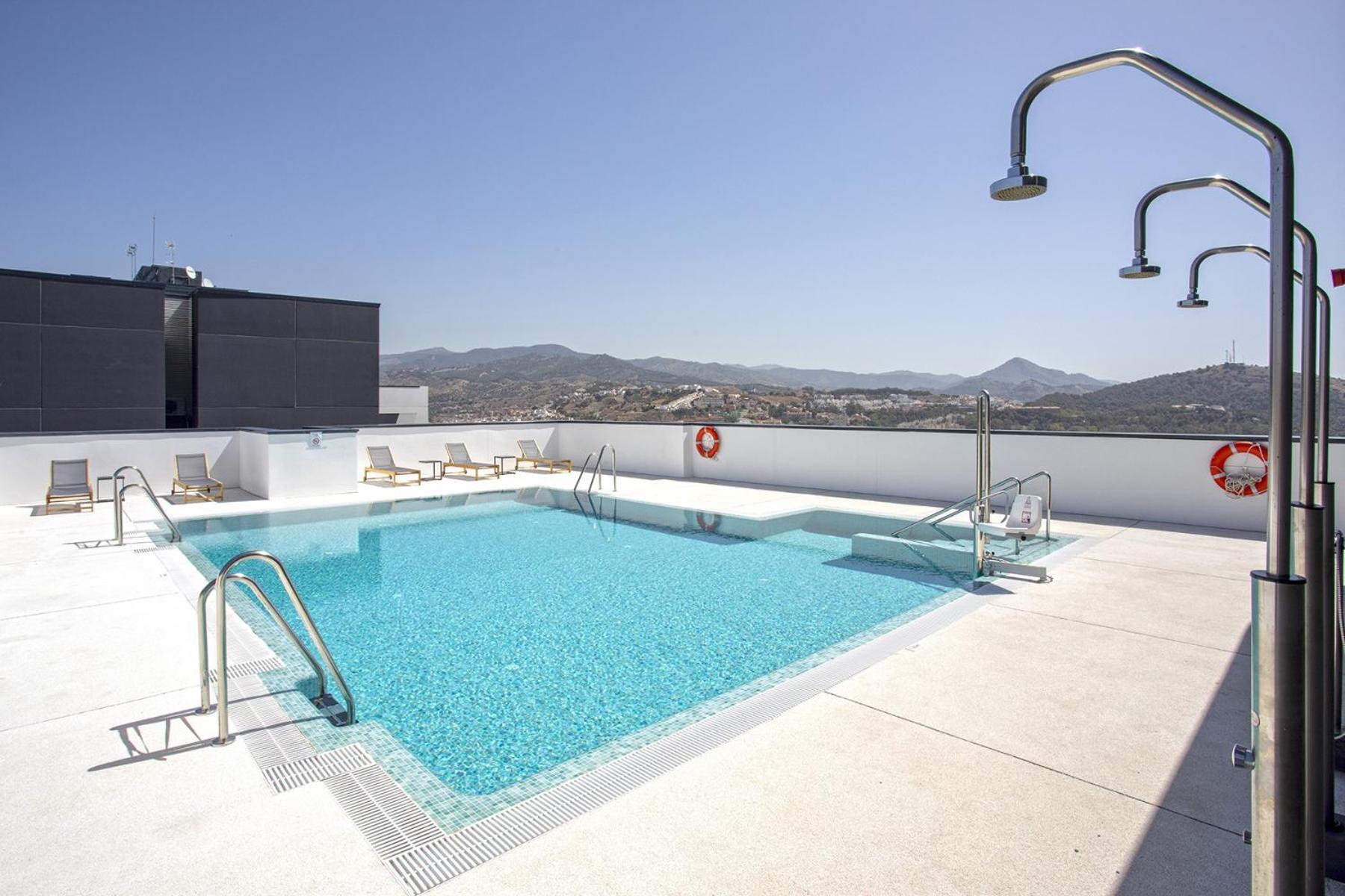 -malagasunapts-urbansky Crazy Views Apartamento