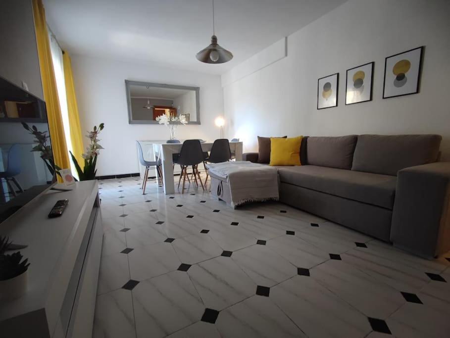 Cozy Flat Near El Palo - Bosque Apartamento