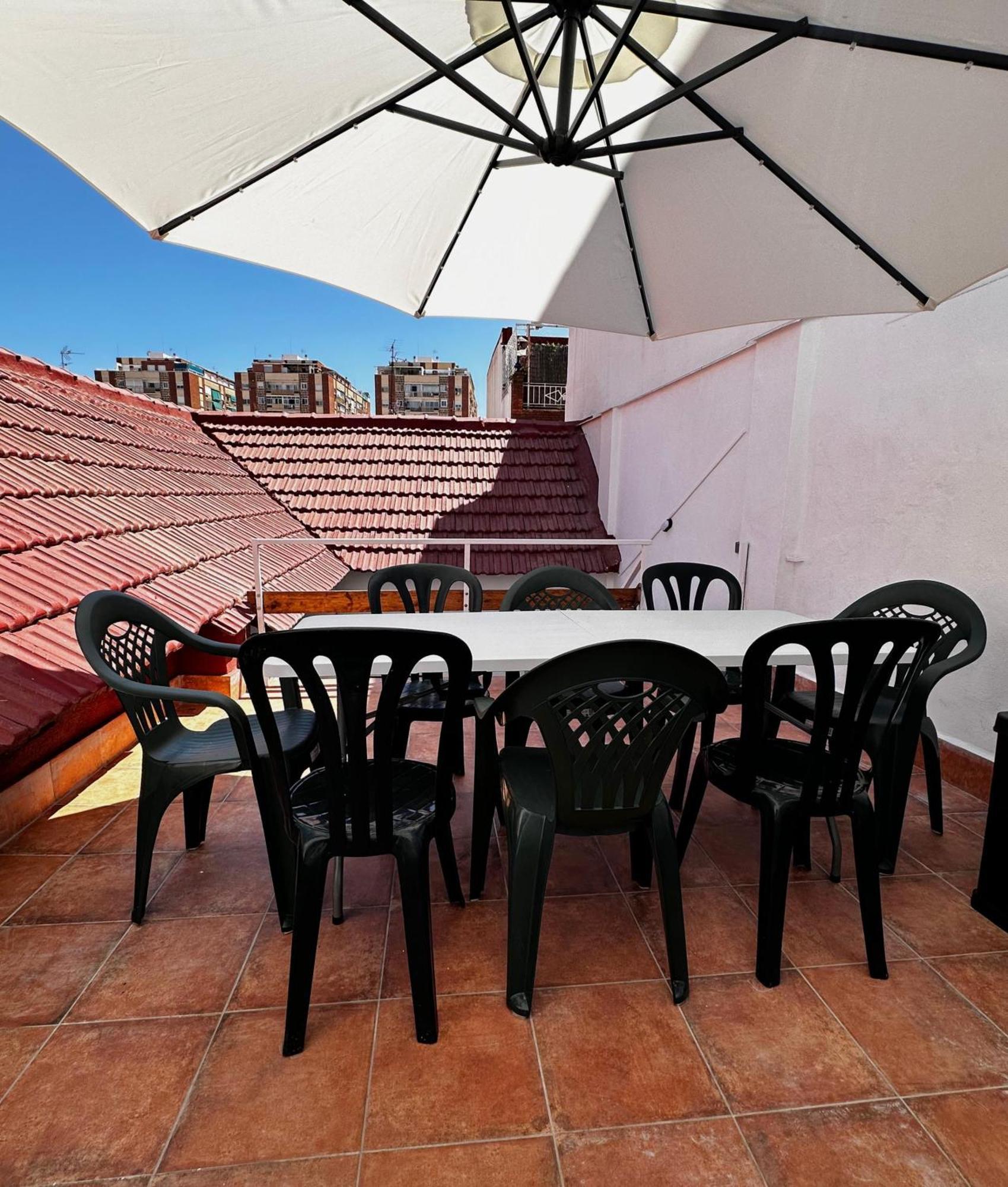 Сasa de vacaciones Amplia Casa Entera Con Patio Y Terraza Familia Y Grupo De Amigos