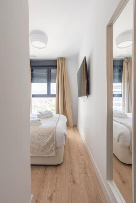Apartamento Skyline Iii Pool & Coworking By Ele Málaga