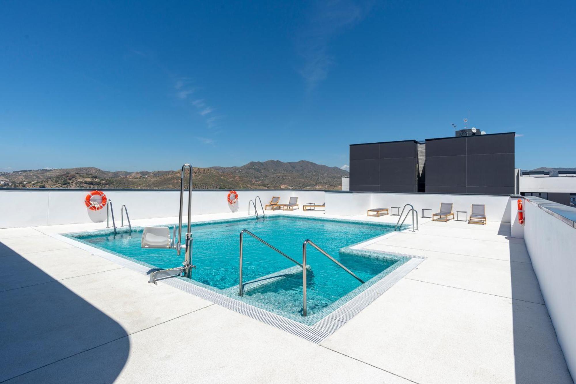 Apartamento Skyline Iii Pool & Coworking By Ele Málaga