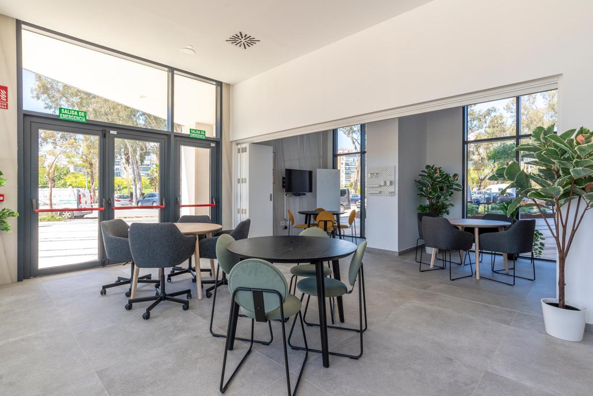 Apartamento Skyline Iii Pool & Coworking By Ele Málaga