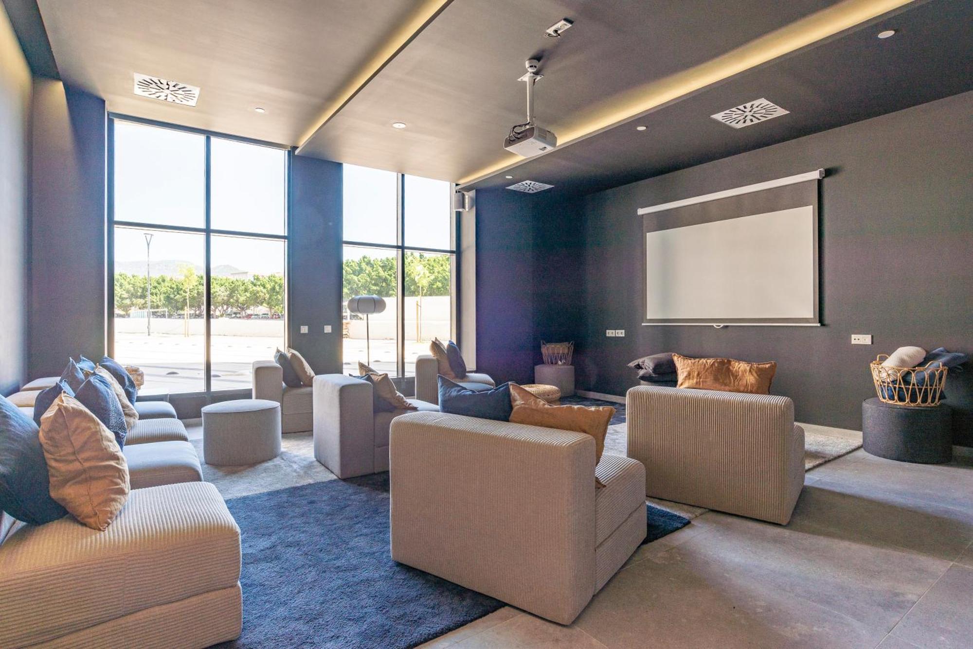 Apartamento Skyline Iii Pool & Coworking By Ele Málaga