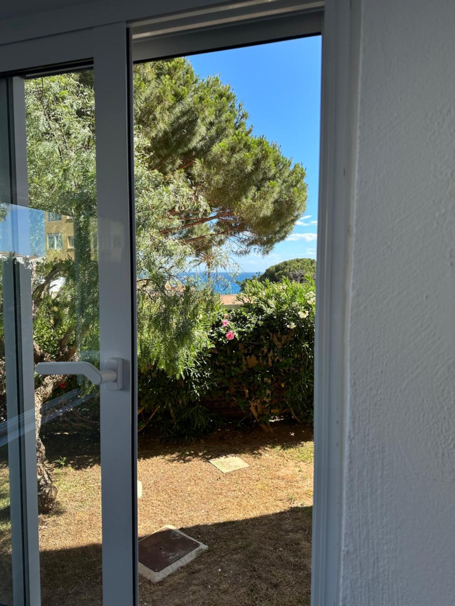 Precioso Apartamento Junto A Playa Y Con Piscina.