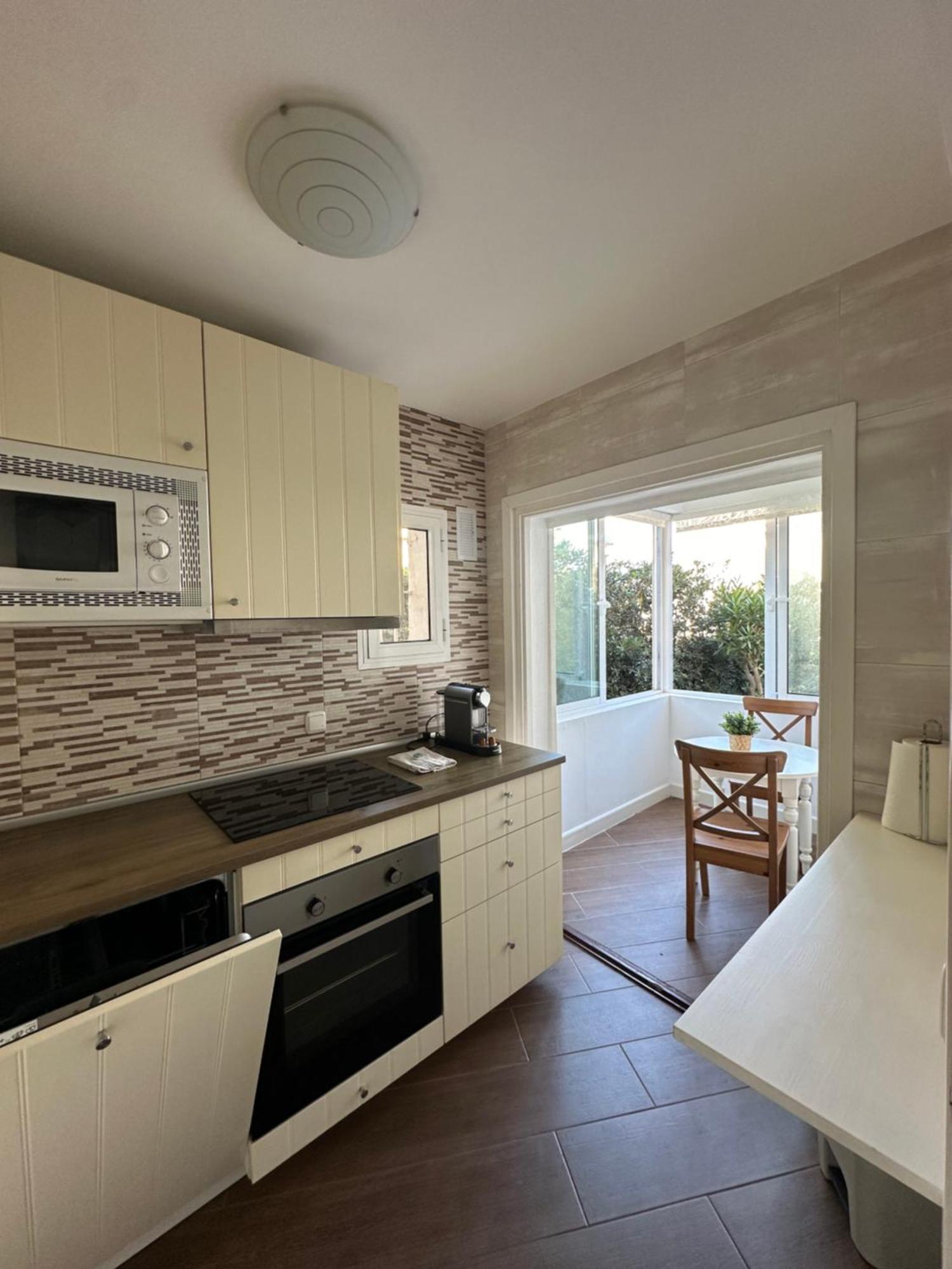 Precioso Apartamento Junto A Playa Y Con Piscina. * Málaga