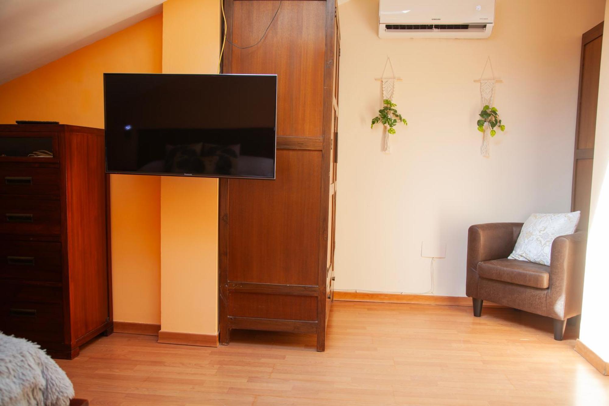 Apartamento Duplex En Centro De Malaga, Calle Nuno Gomez *