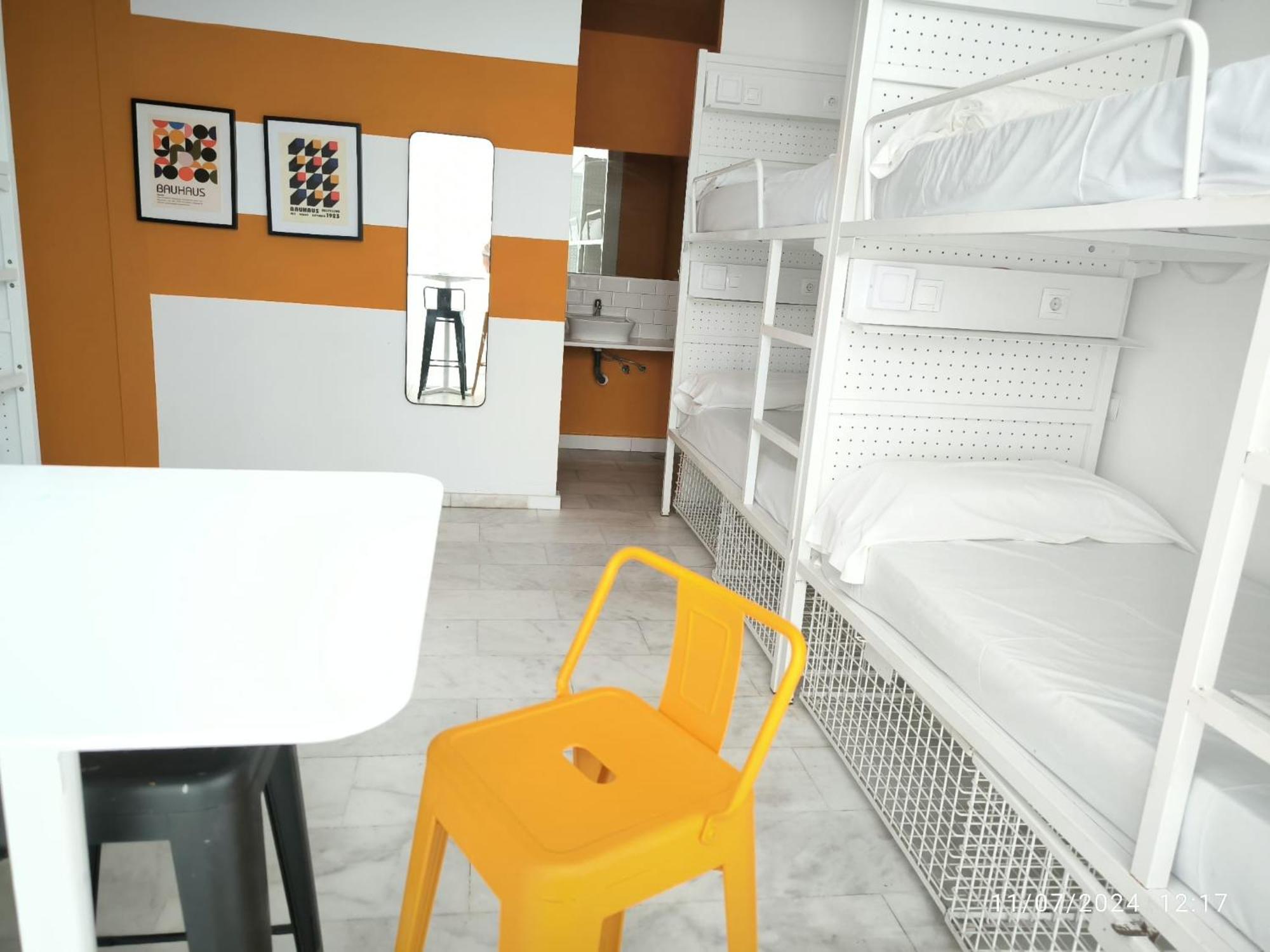 Hostal Feel Soho *