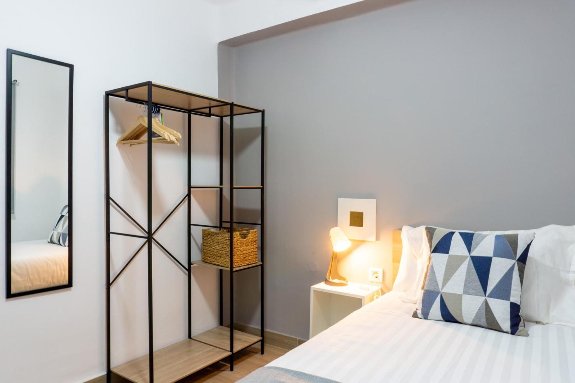 Comodo De 3 * Málaga