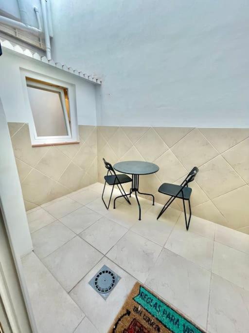 Moderno Y Elegante Apartamento En El Palo Malaga