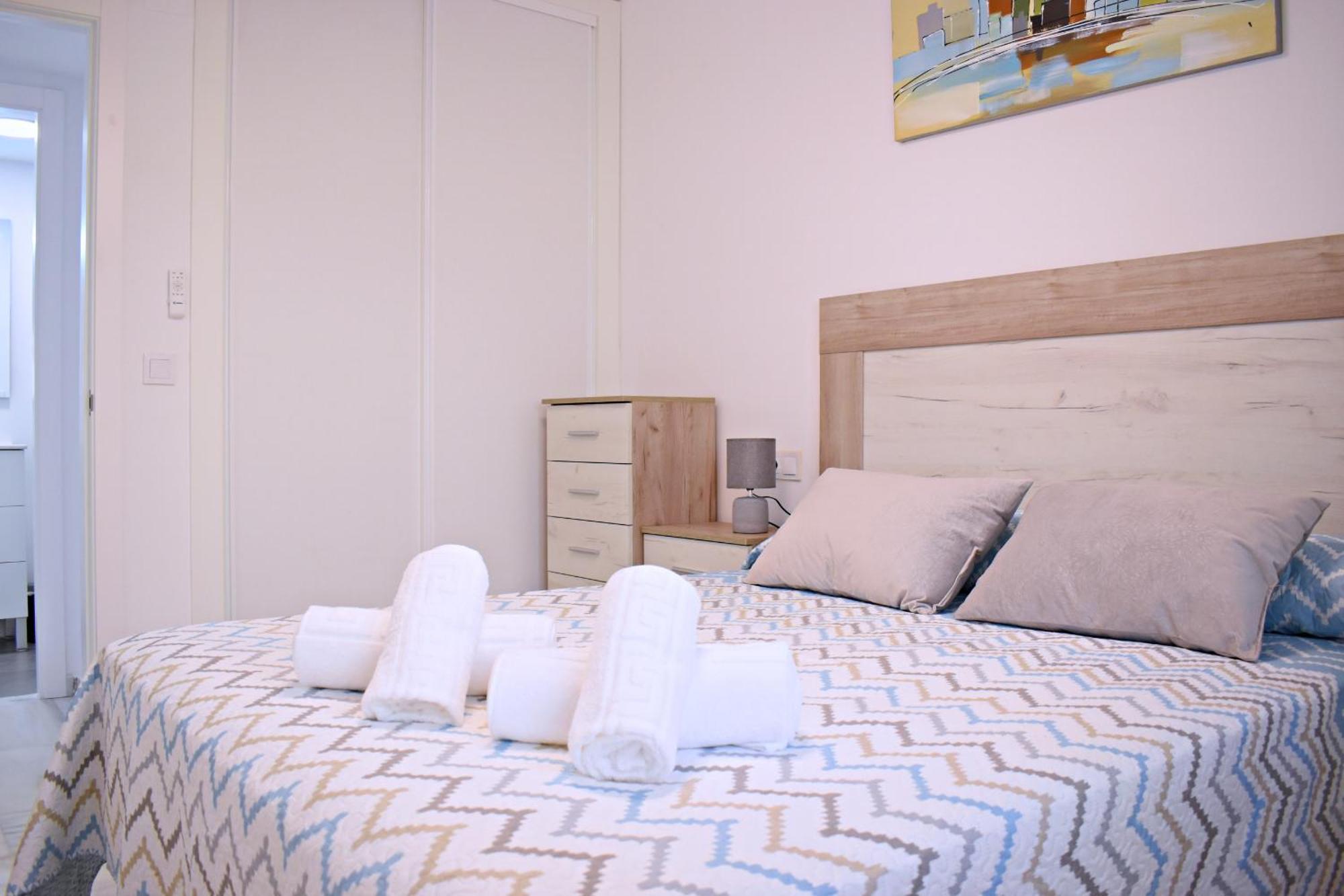 Apartamento At La Isla Preciosos Cerca Del Centro De La Ciudad Y De La Playa Málaga