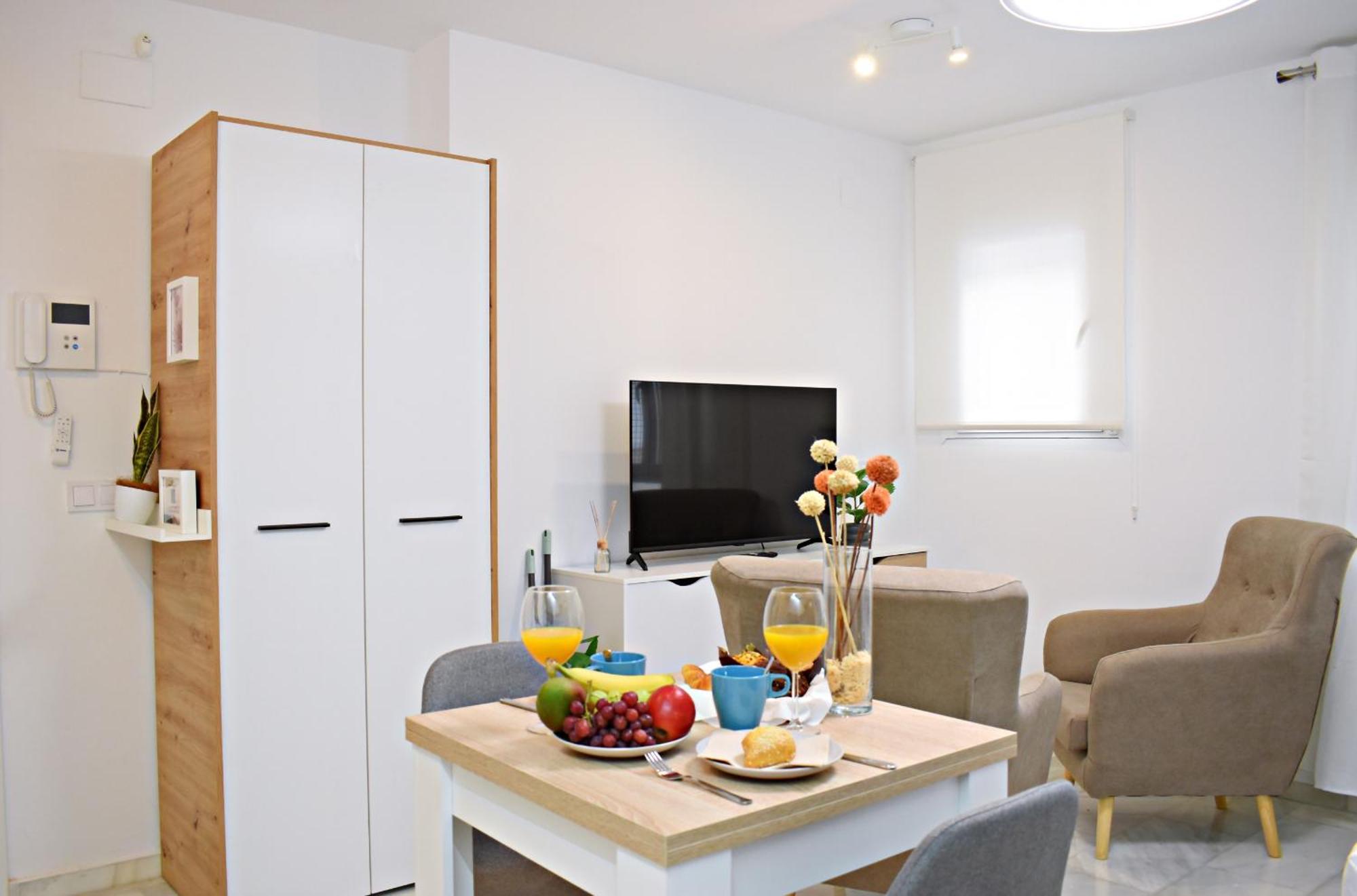 Apartamento At La Isla Preciosos Cerca Del Centro De La Ciudad Y De La Playa Málaga