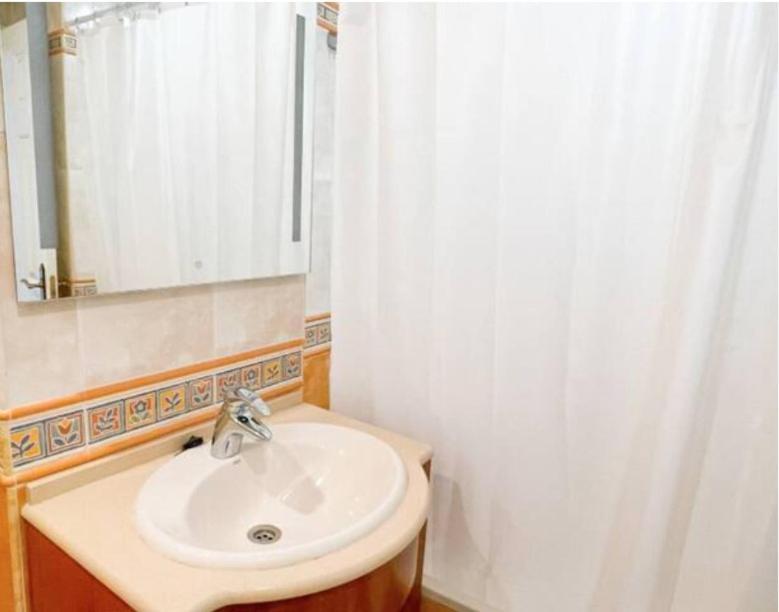 Apartamento Céntrico Muy Luminoso, Junto Al Teatro Romano Y Con Vistas A La Alcazaba Apartamento *