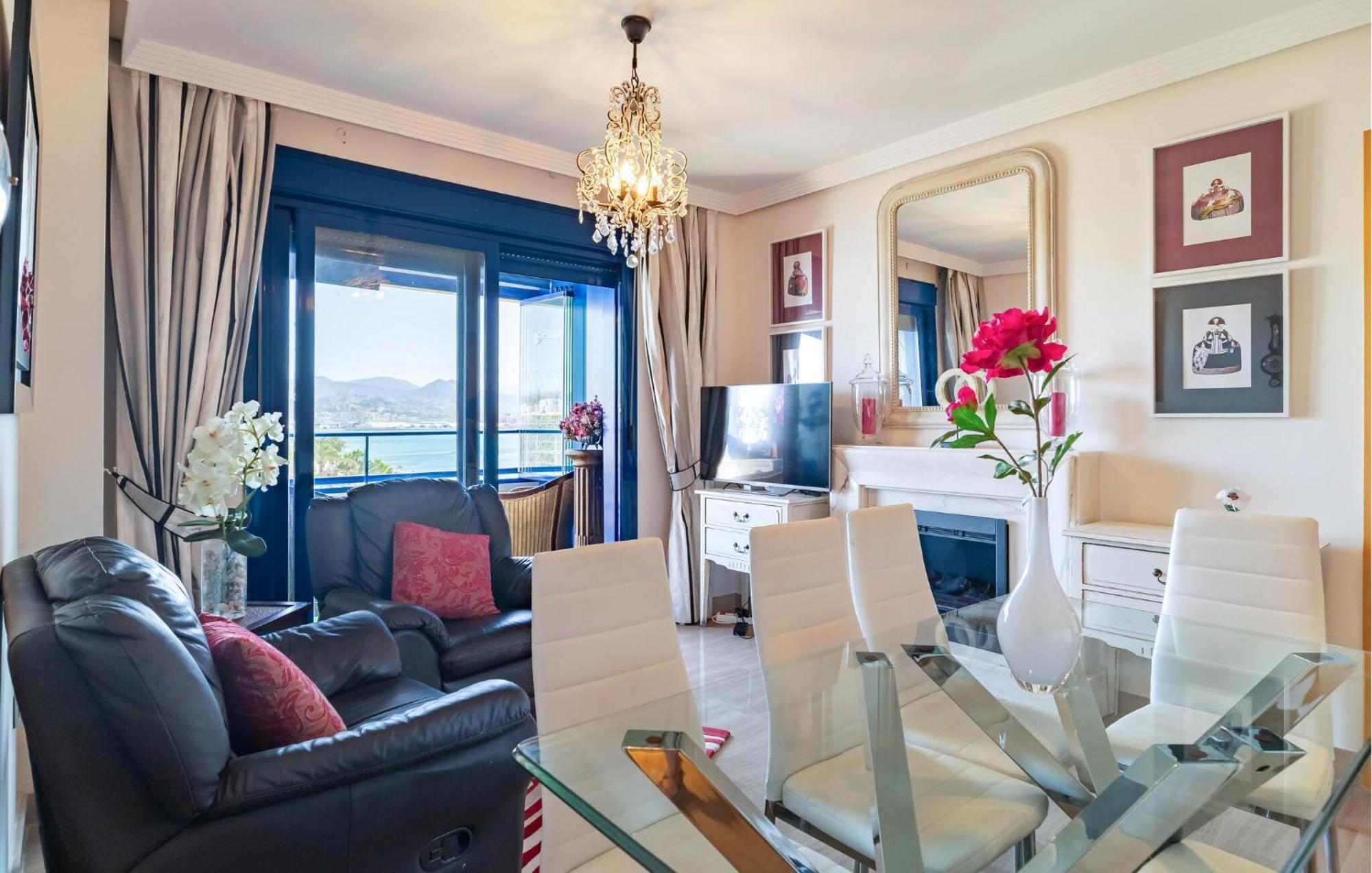 Apartamento Cozy In With House Sea View Málaga