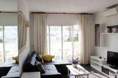 Santy Vacacional Benal Apartamento *