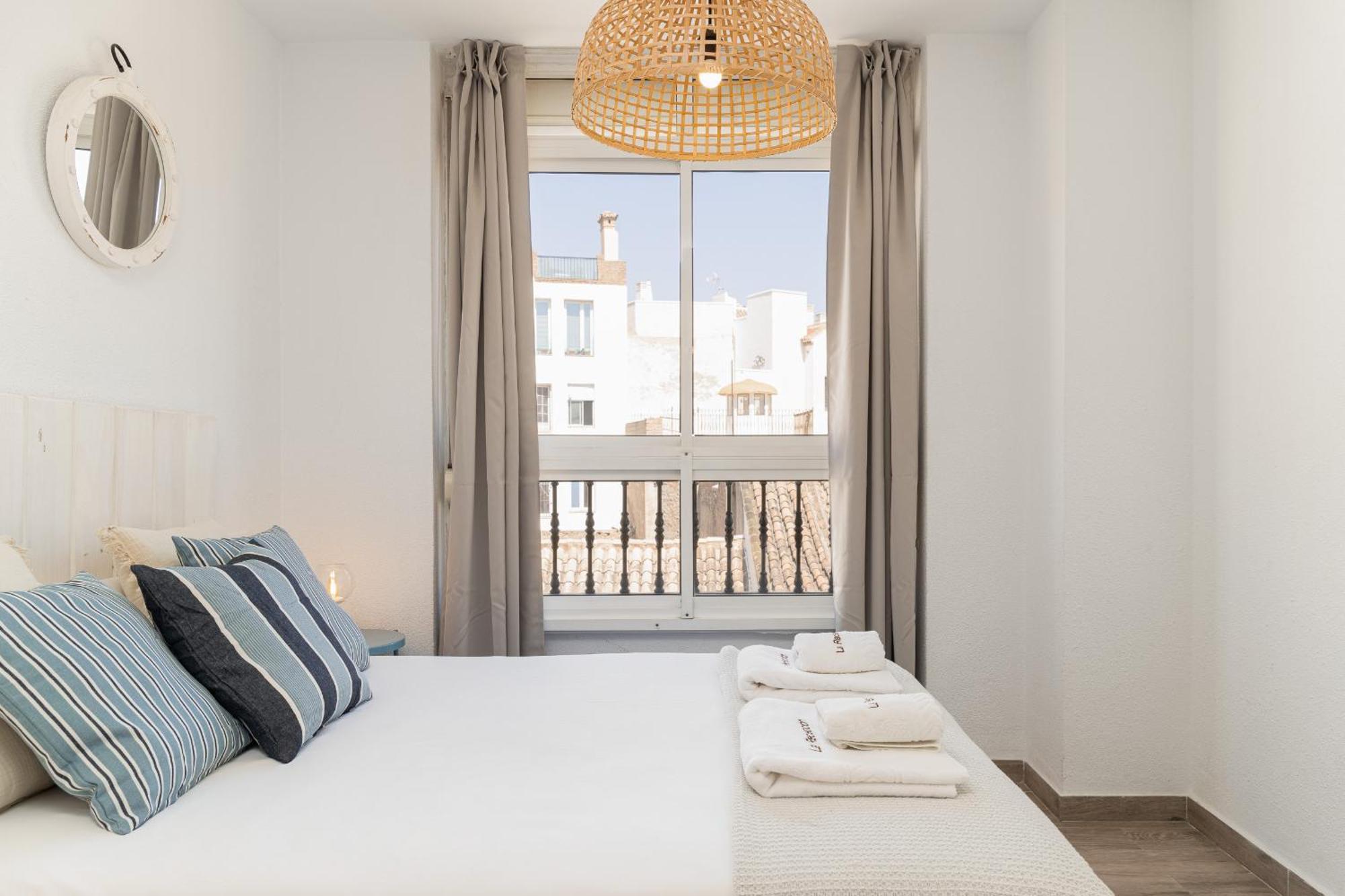 Apartamento C103 - Sunny Terrace, Old Town Views *