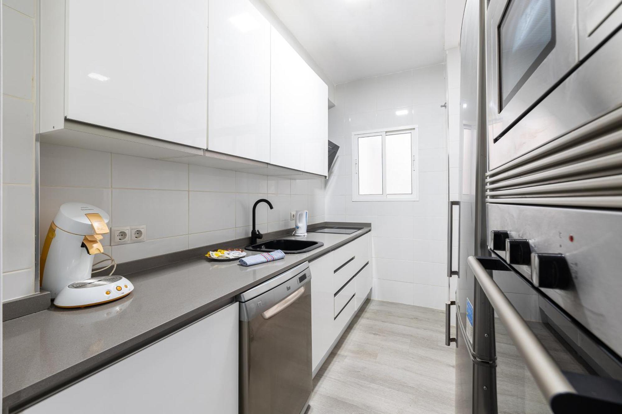 H2m Marmoles 3 & 2 Banos Con Balcon Apartamento Málaga
