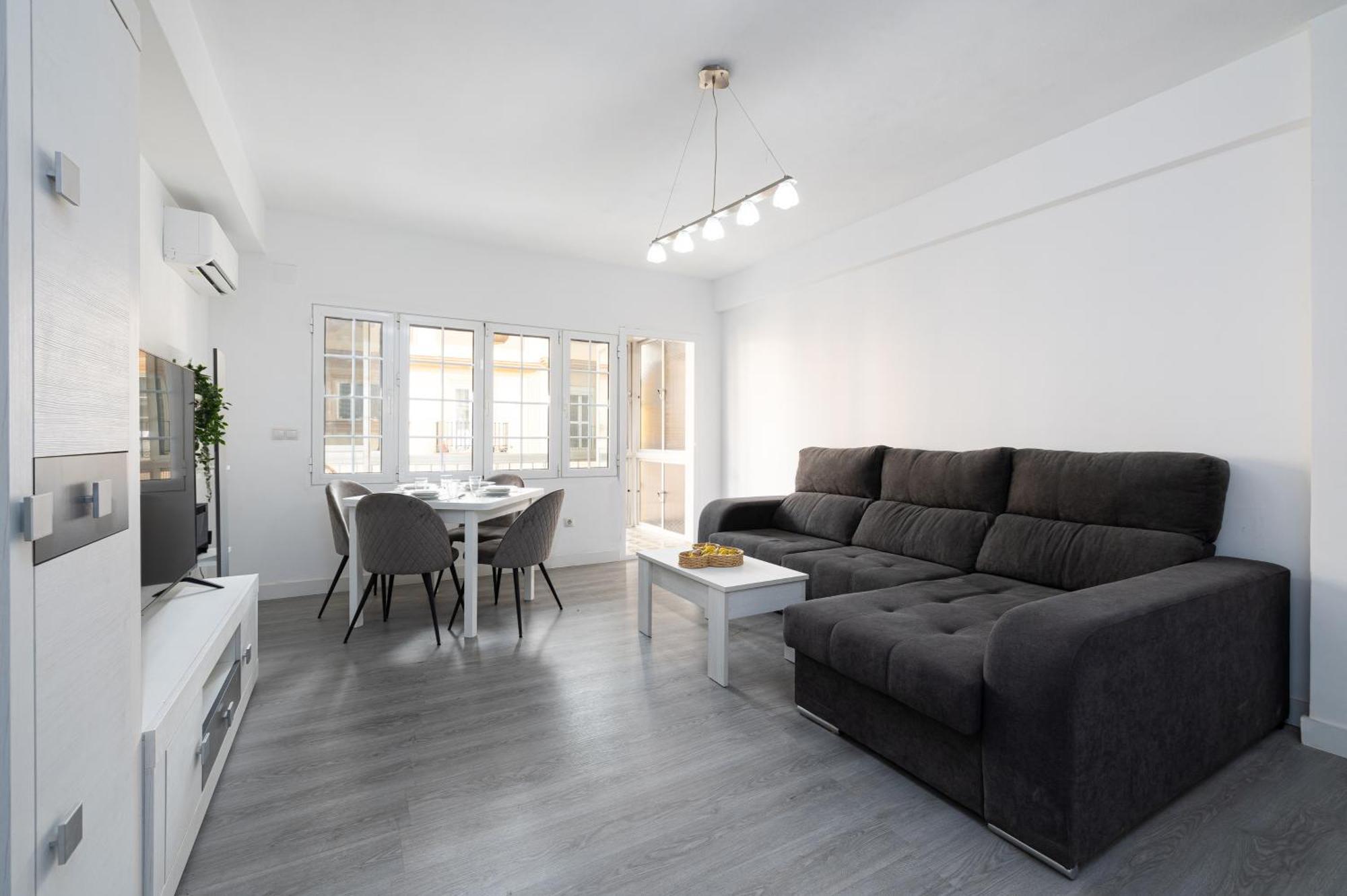 H2m Marmoles 3 & 2 Banos Con Balcon Apartamento Málaga
