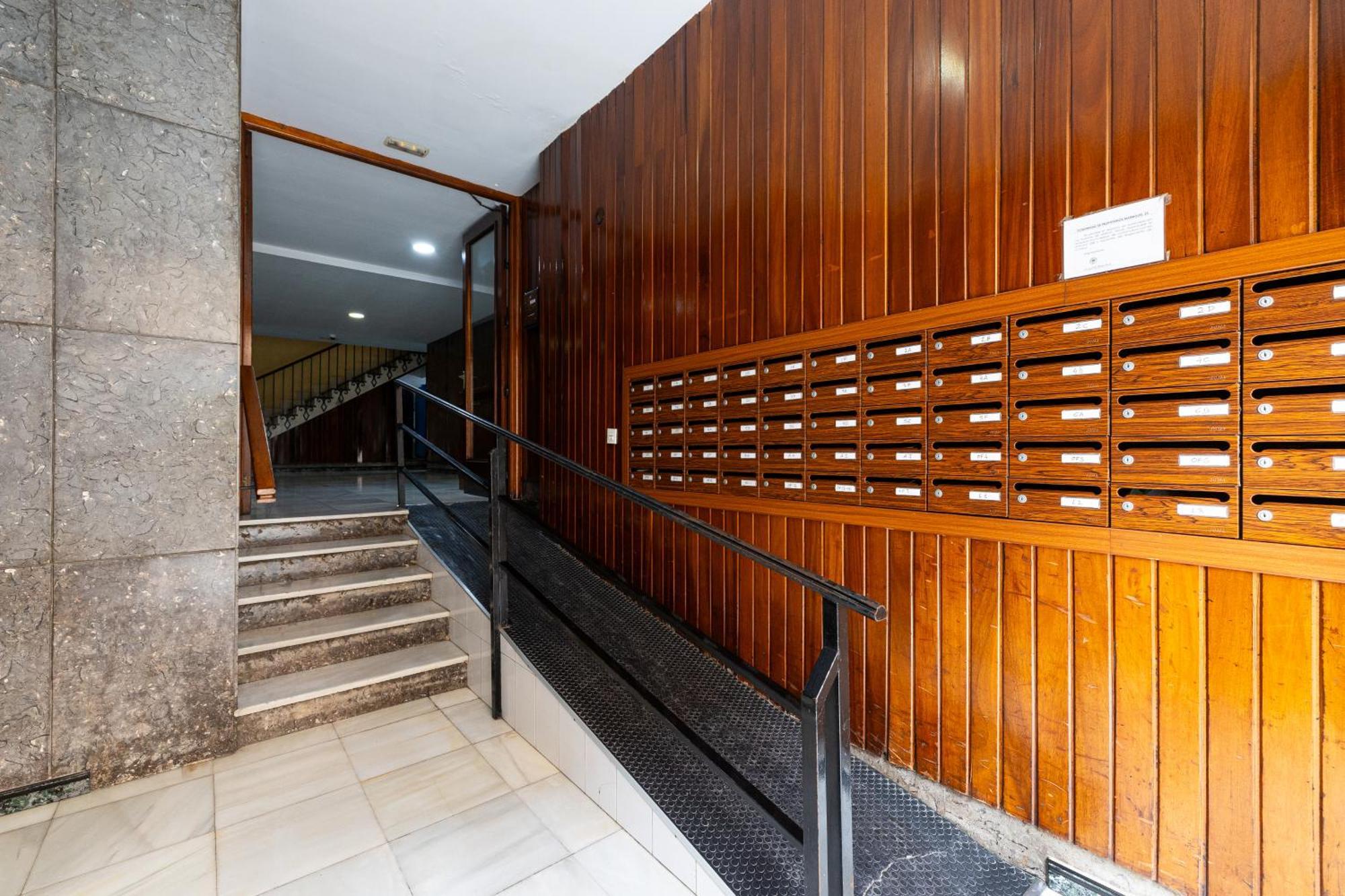 H2m Marmoles 3 & 2 Banos Con Balcon Apartamento Málaga