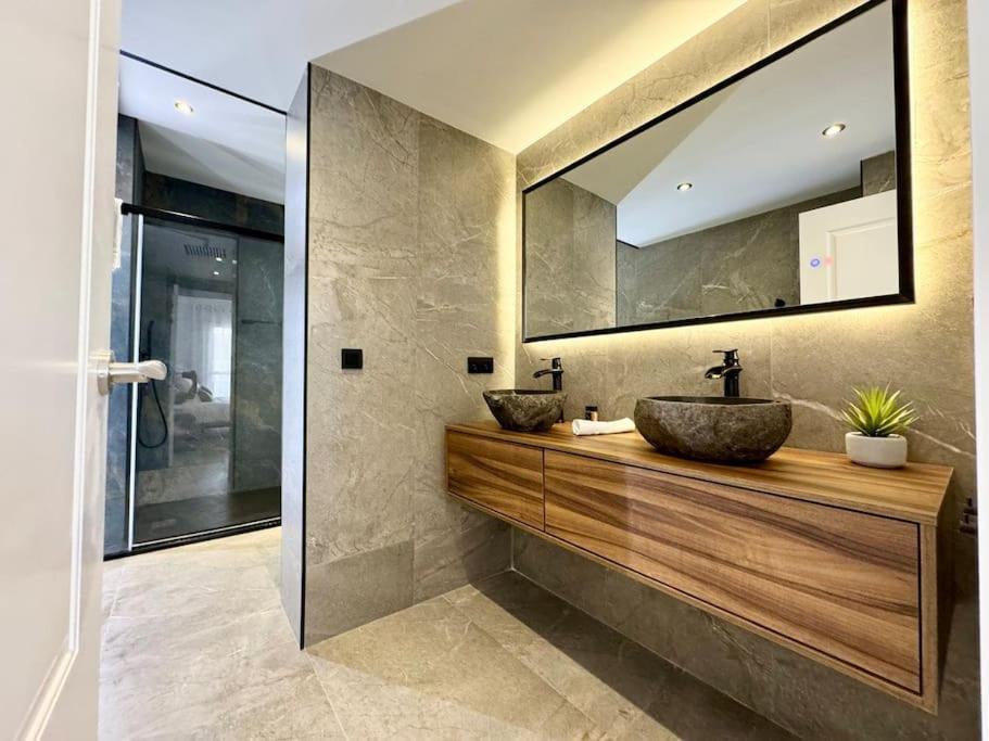 4bd Soho Luxe Retreat Terrace 2bh & Ac Apartamento Málaga