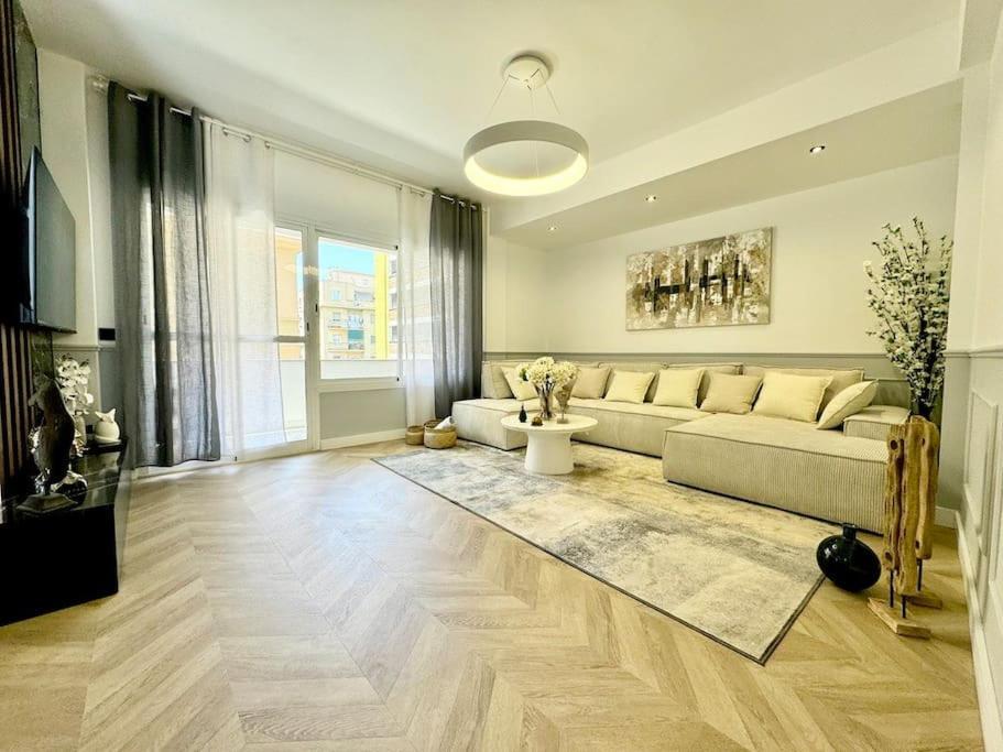 4bd Soho Luxe Retreat Terrace 2bh & Ac Apartamento Málaga