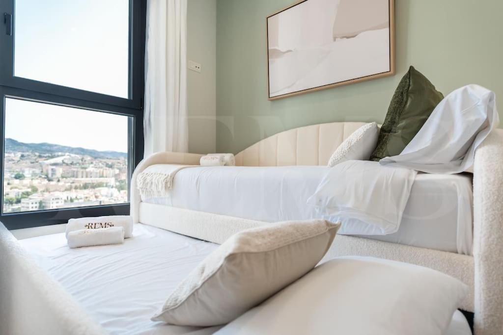 Unique Views From The 21st Floor & Terrace By Rems * Málaga