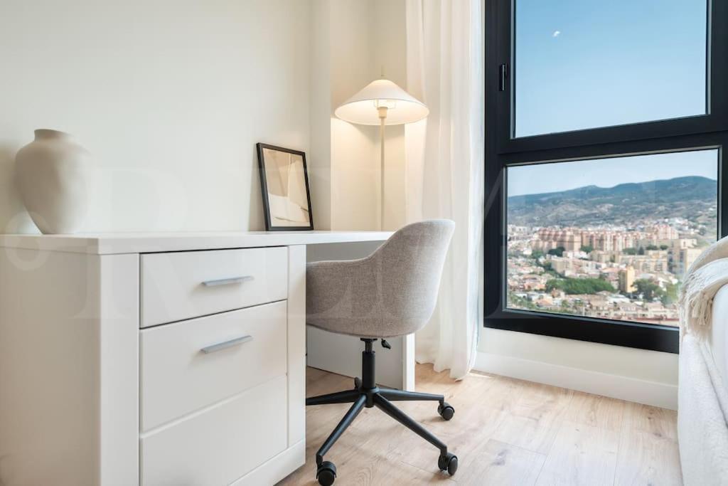 Unique Views From The 21st Floor & Terrace By Rems * Málaga
