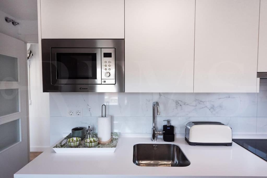 With Cathedral View & Terrace By Rems Apartamento *