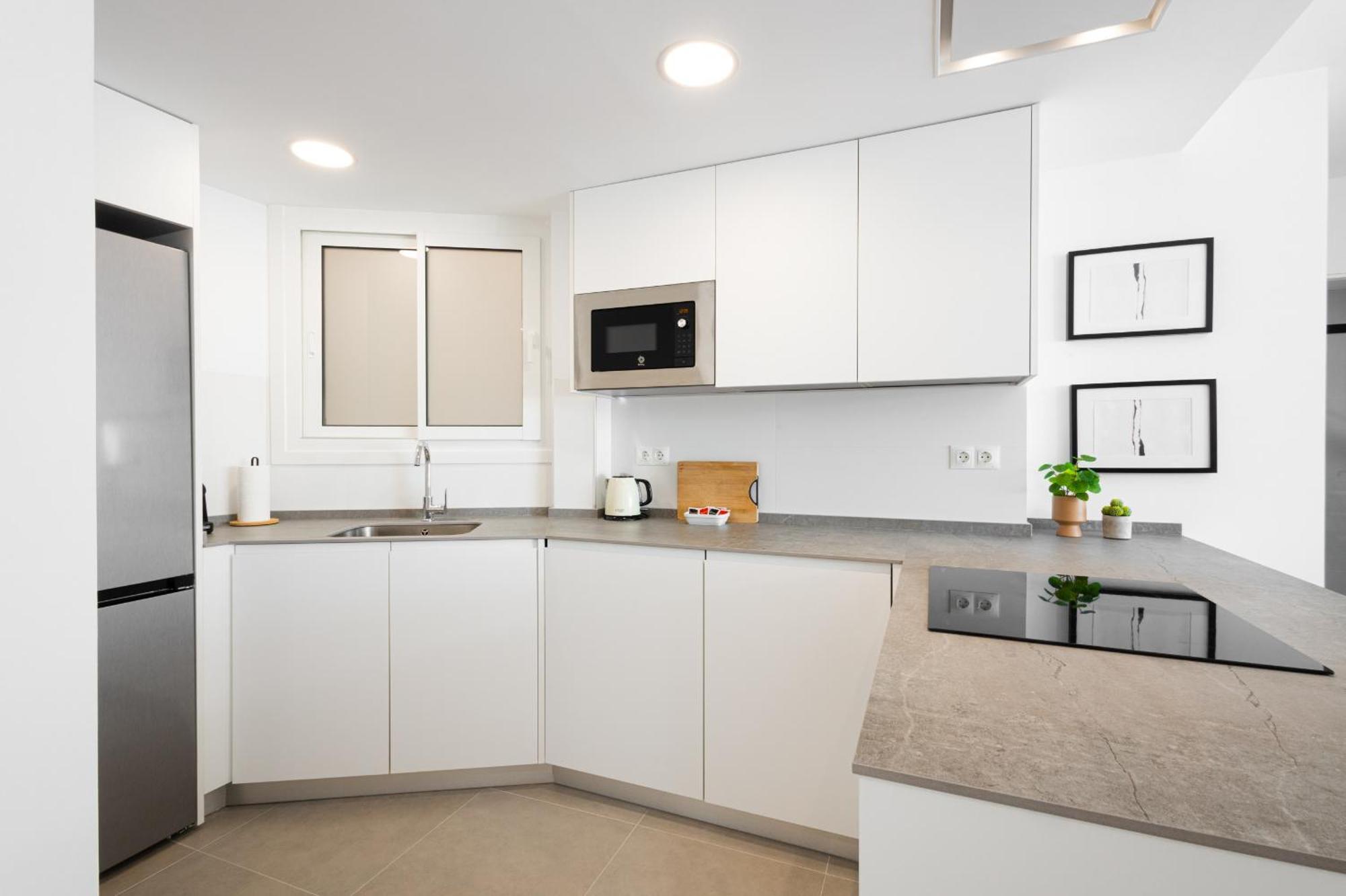 C36 Elegant 2 Bdr Amazing Views