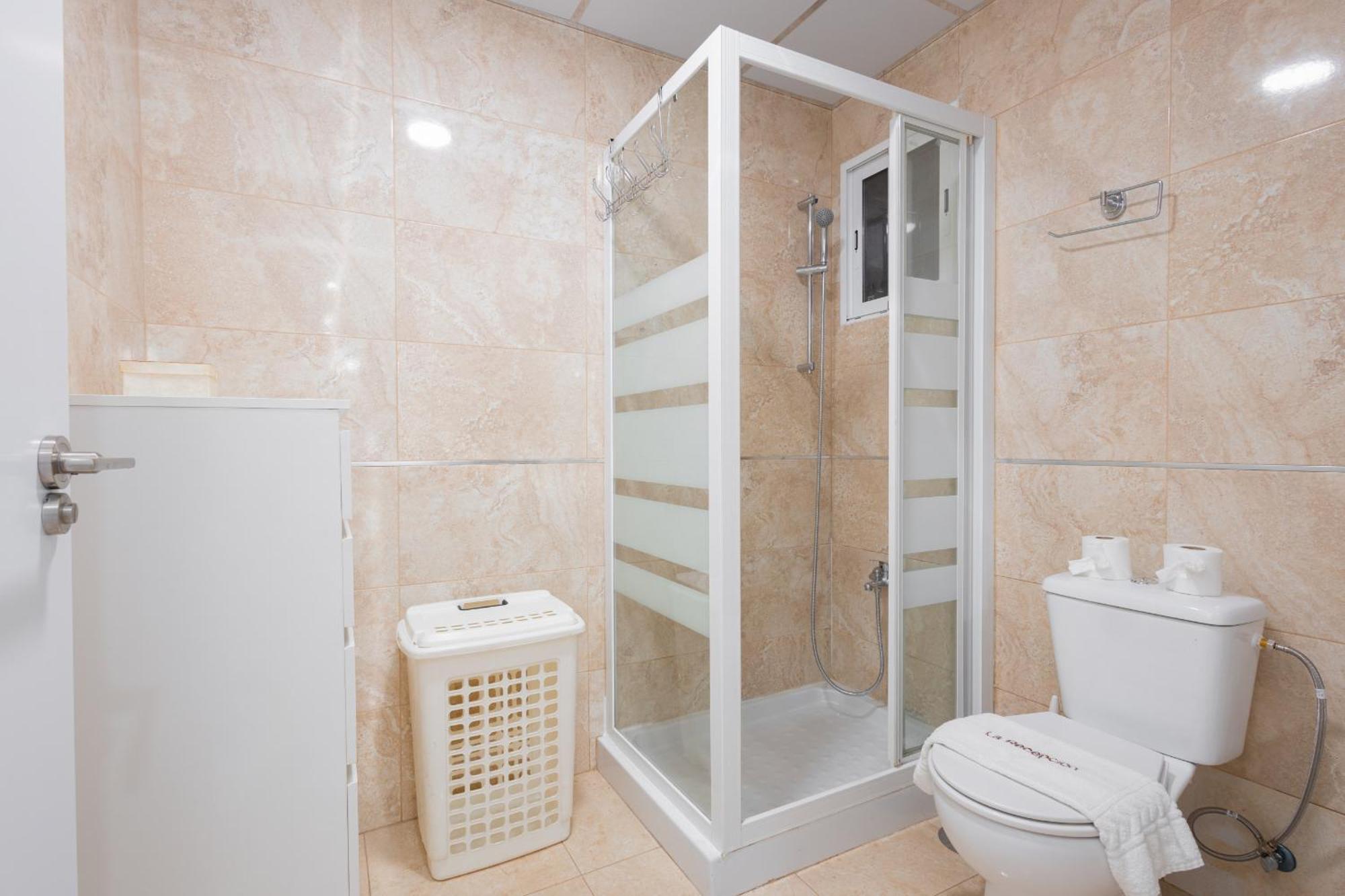 C34 Cosy 4 Bdr Close To Maria Zambrano Apartamento