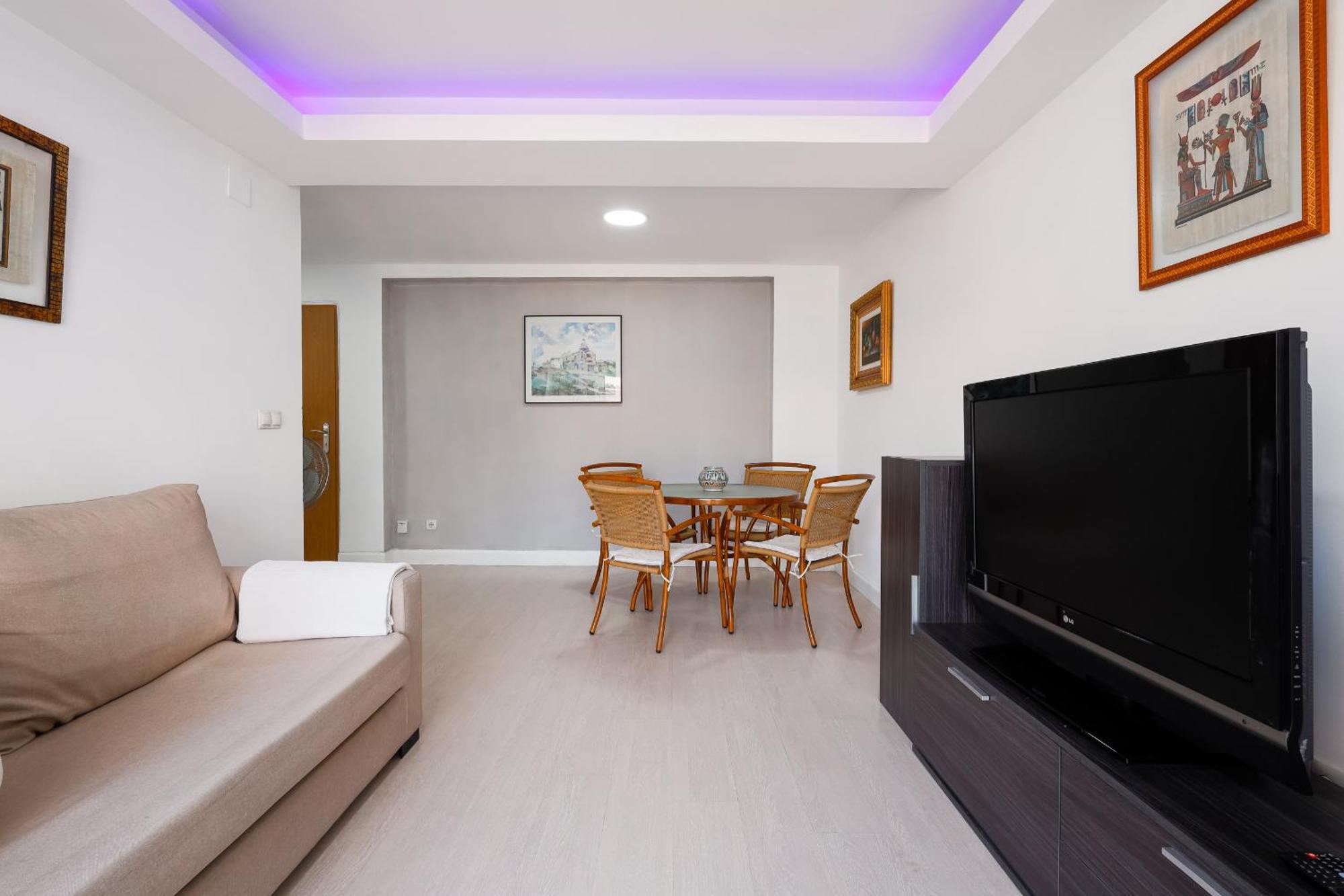 Apartamento C34 Cosy 4 Bdr Close To Maria Zambrano
